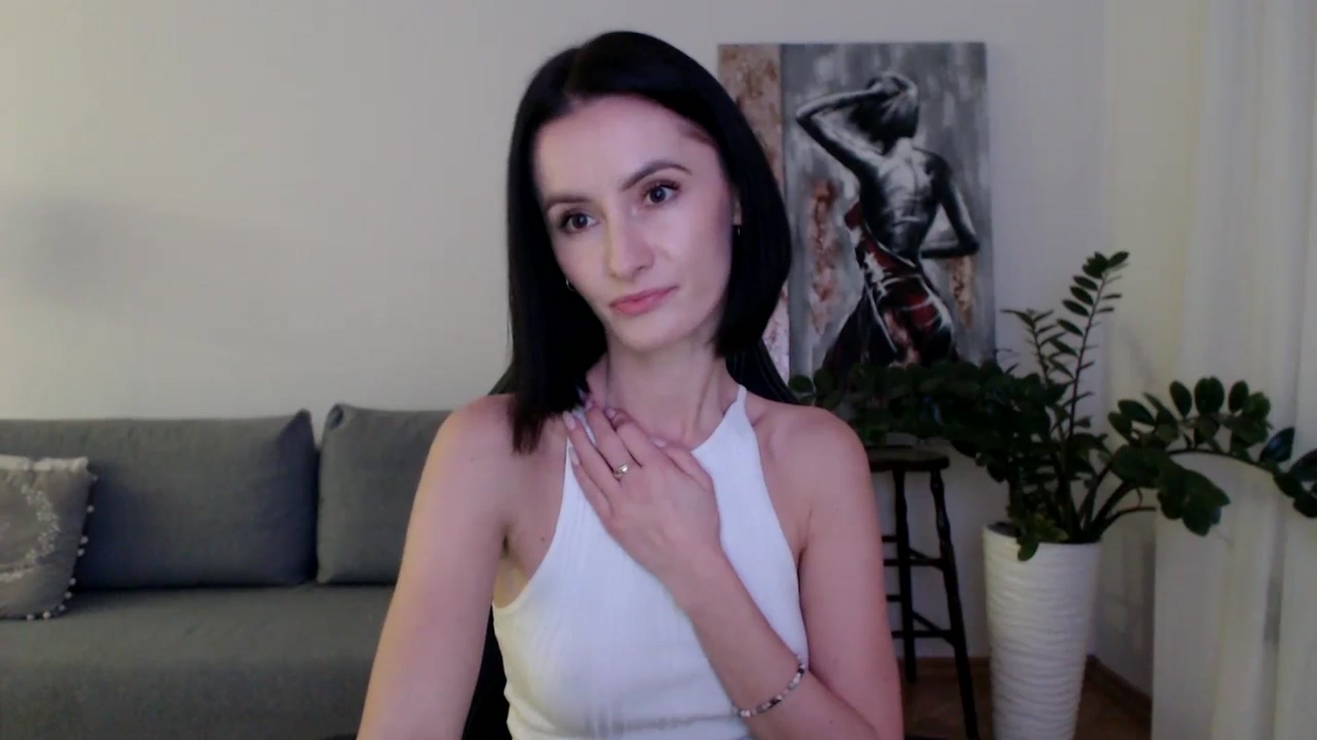 Gallery image thumbnail from the_realpearl's myfreecams stream on, 11/22/2024, 18:30 image 14 of 20