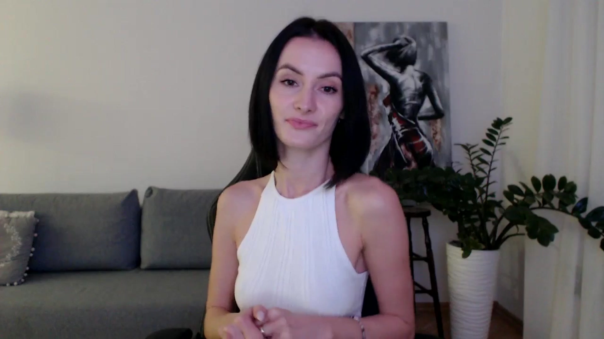 Gallery image thumbnail from the_realpearl's myfreecams stream on, 11/22/2024, 18:30 image 13 of 20