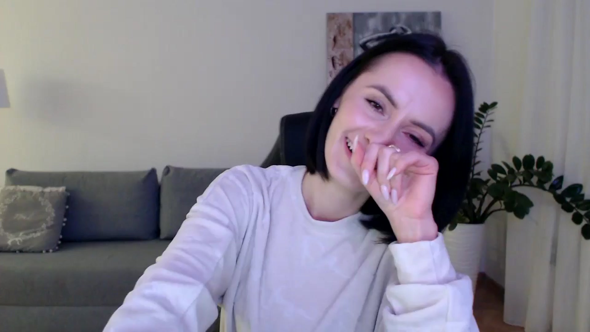 Gallery image thumbnail from the_realpearl's myfreecams stream on, 11/22/2024, 18:30 image 2 of 20