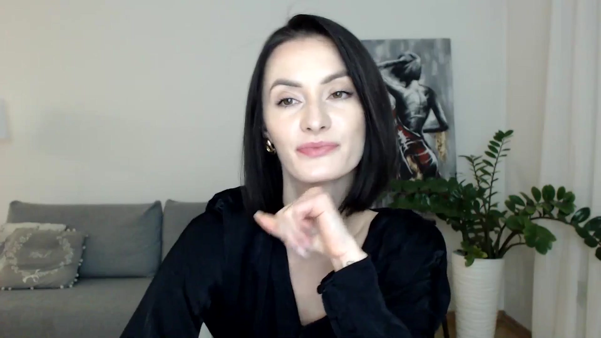 Gallery image thumbnail from the_realpearl's myfreecams stream on, 11/24/2024, 16:40 image 13 of 20