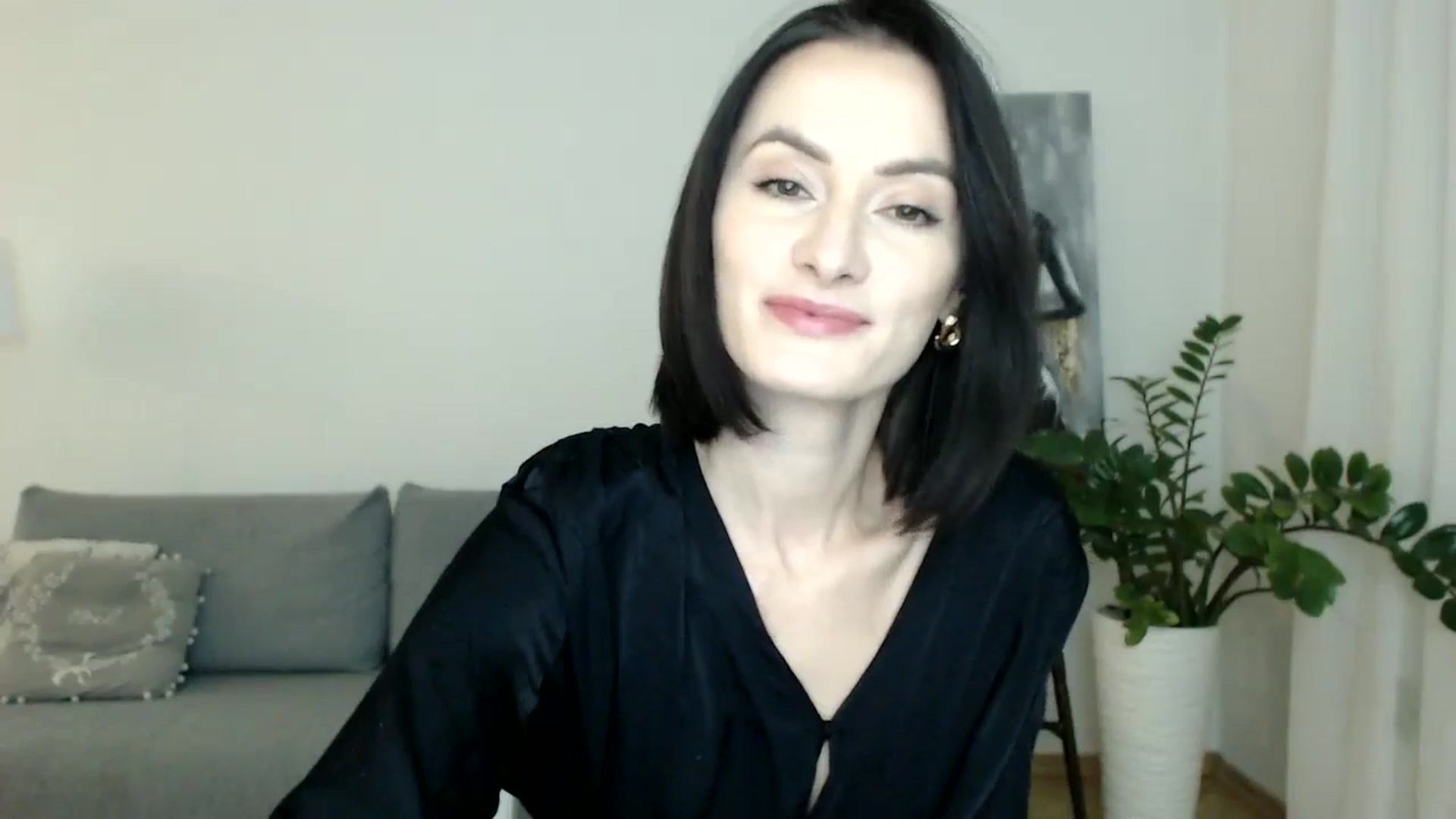 Gallery image thumbnail from the_realpearl's myfreecams stream on, 11/24/2024, 16:40 image 7 of 20