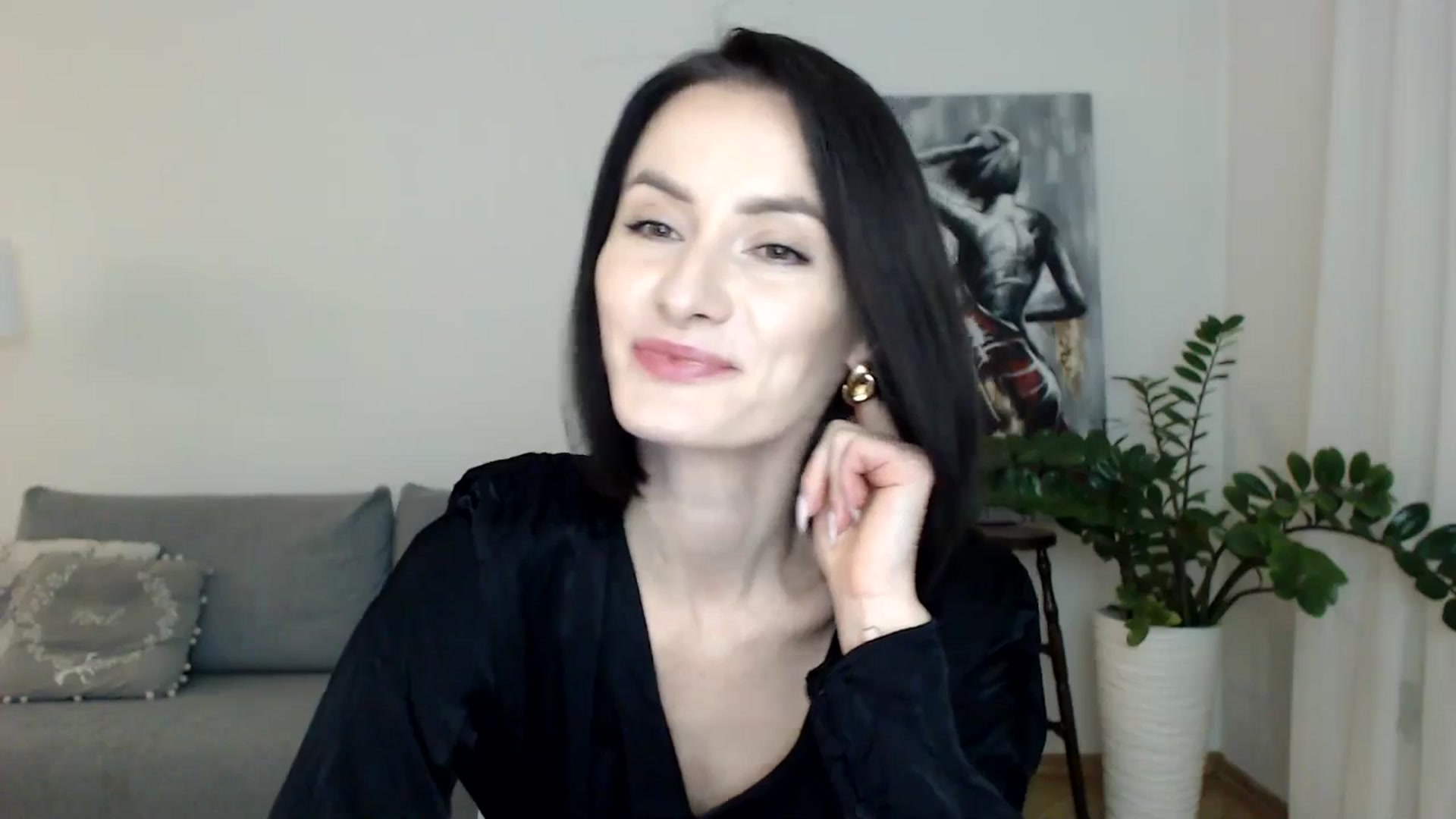 Gallery image thumbnail from the_realpearl's myfreecams stream on, 11/24/2024, 16:40 image 14 of 20