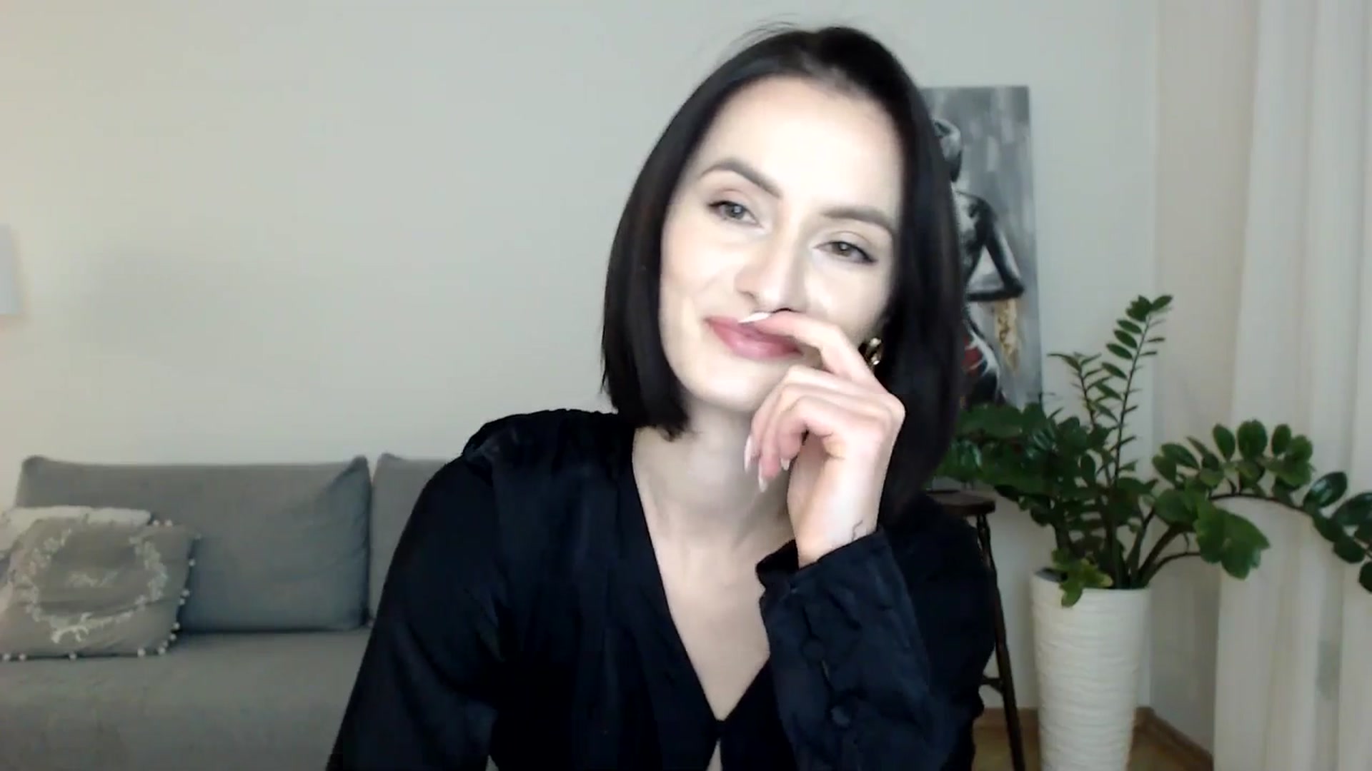 Gallery image thumbnail from the_realpearl's myfreecams stream on, 11/24/2024, 16:40 image 12 of 20