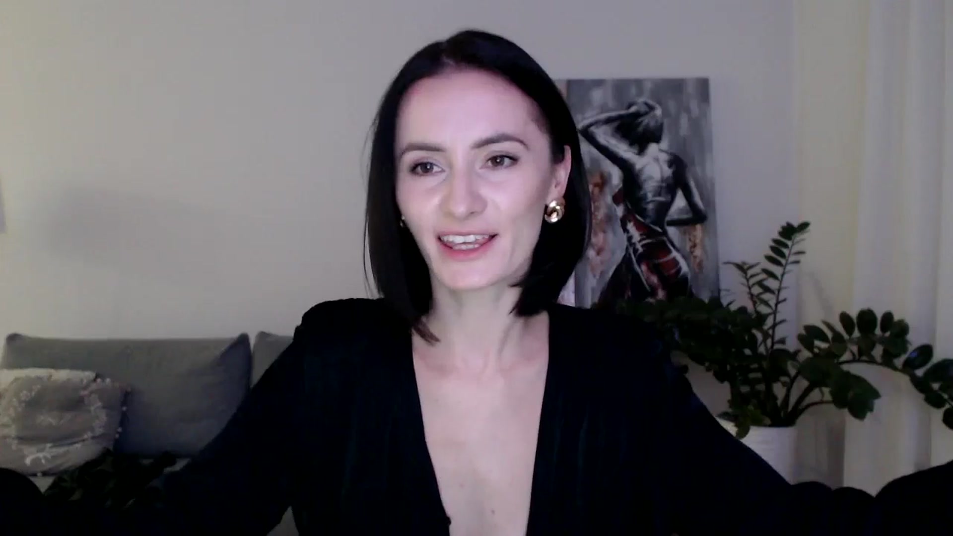 Gallery image thumbnail from the_realpearl's myfreecams stream on, 11/24/2024, 19:10 image 10 of 20