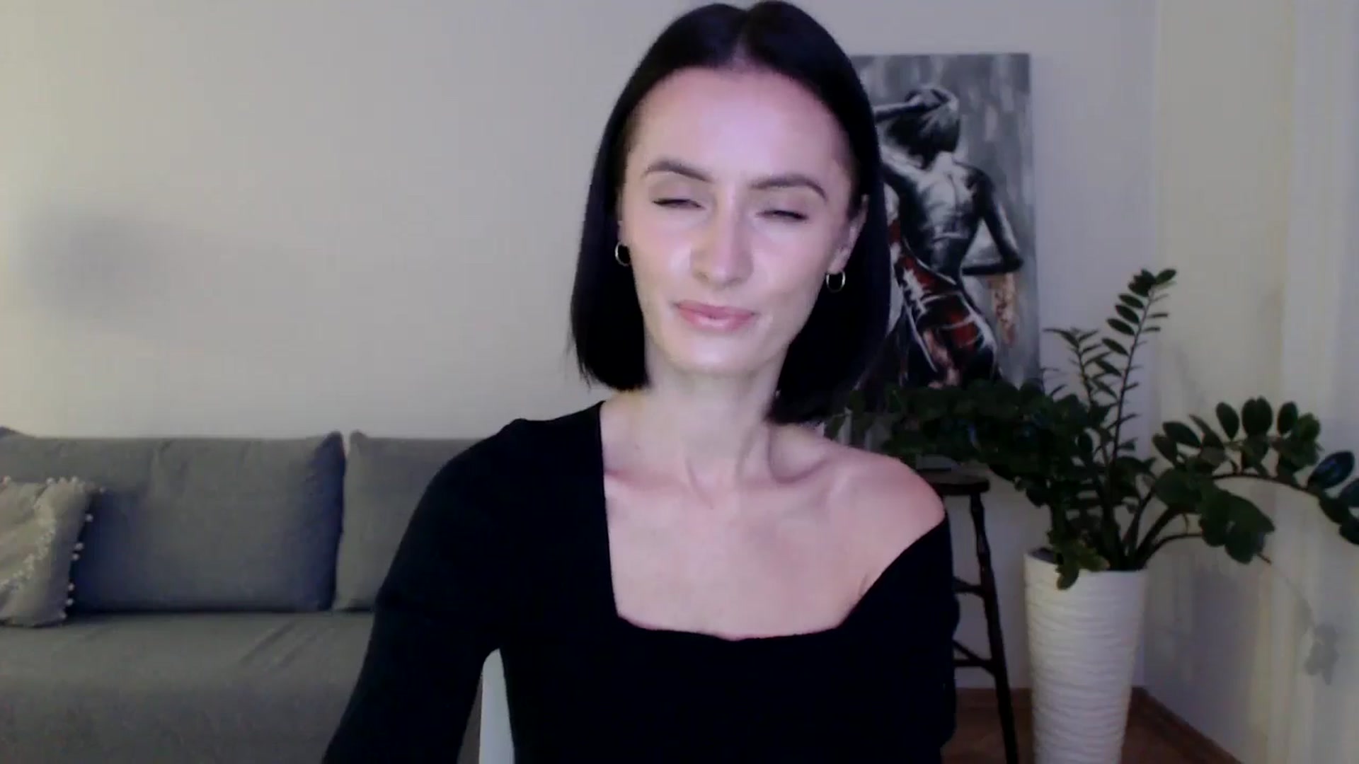 Gallery image thumbnail from the_realpearl's myfreecams stream on, 11/28/2024, 16:22 image 8 of 20