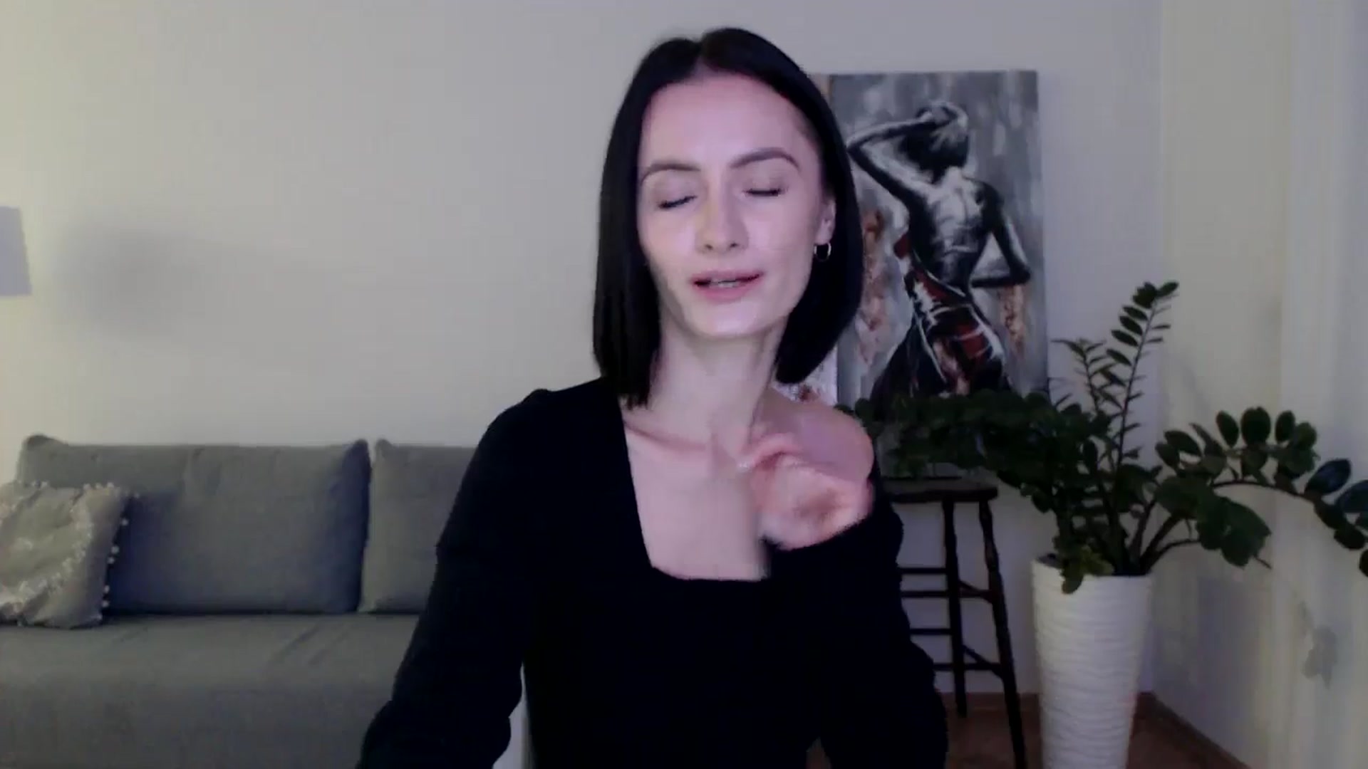 Gallery image thumbnail from the_realpearl's myfreecams stream on, 11/28/2024, 16:22 image 18 of 20