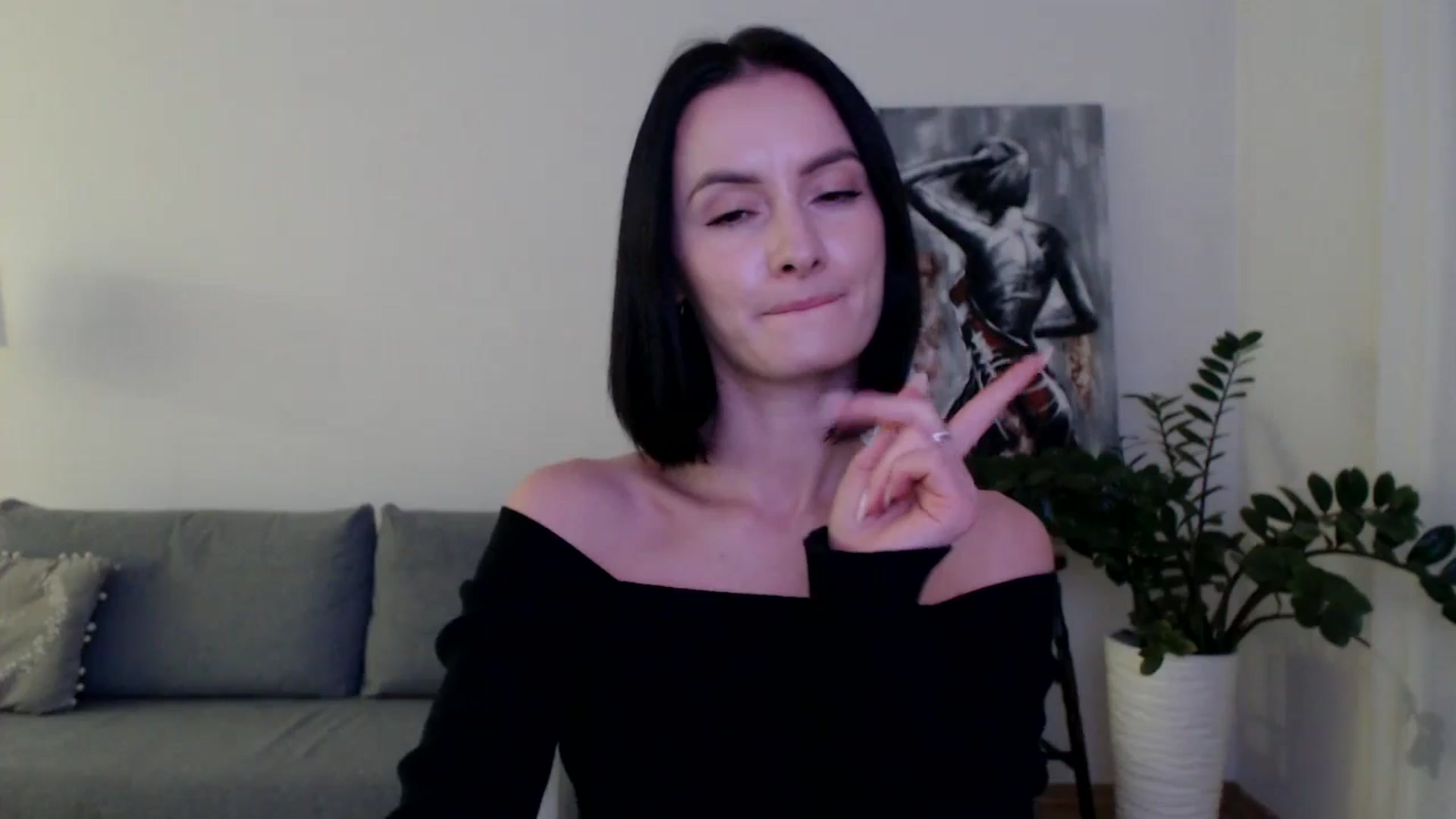 Gallery image thumbnail from the_realpearl's myfreecams stream on, 11/28/2024, 16:22 image 12 of 20