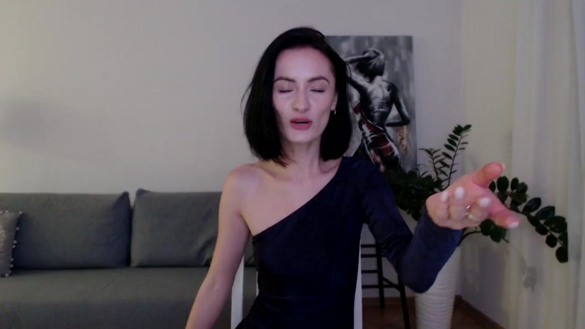 Gallery image thumbnail from the_realpearl's myfreecams stream on, 11/29/2024, 18:27 image 12 of 20