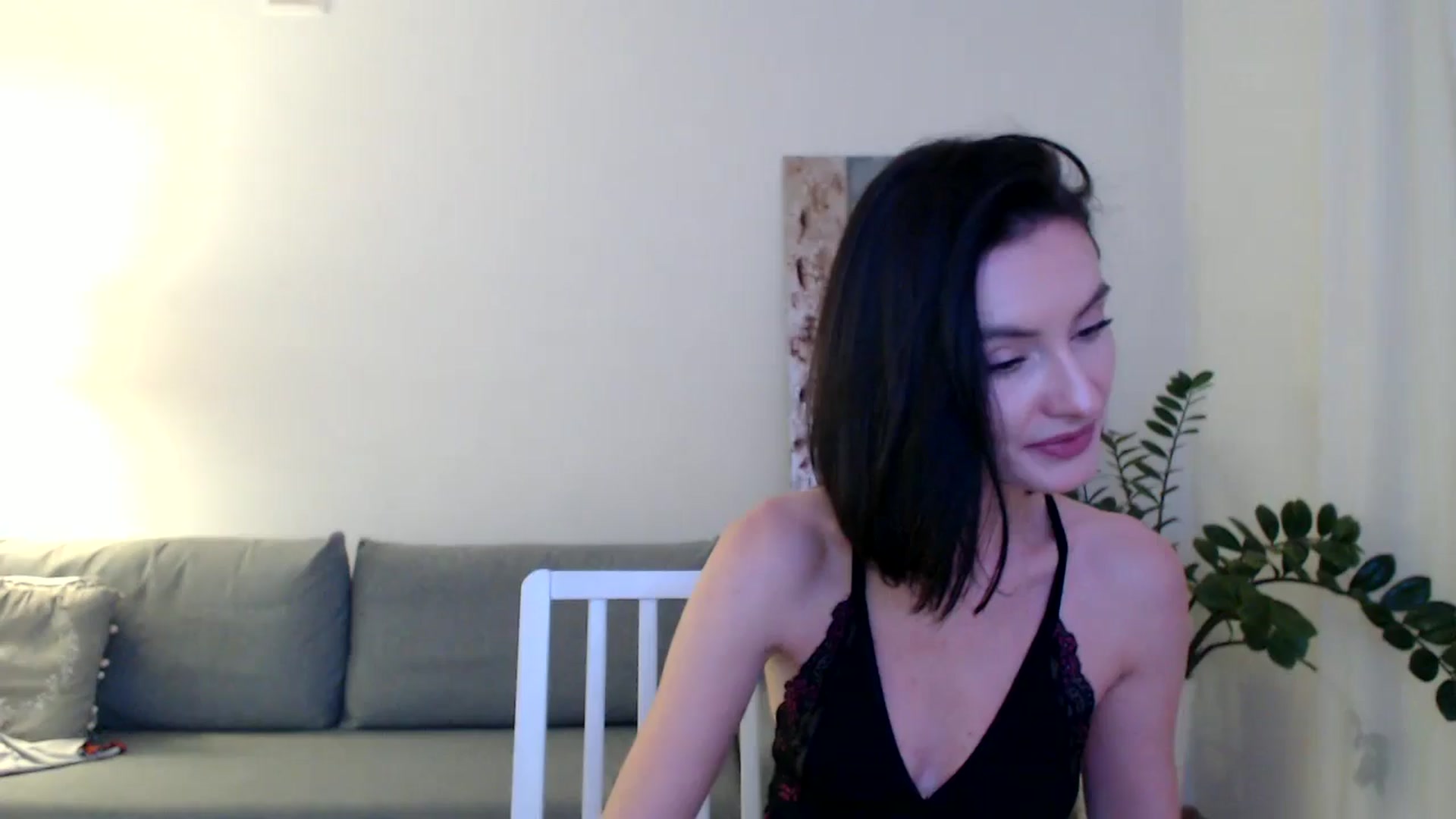 Gallery image thumbnail from the_realpearl's myfreecams stream on, 12/01/2024, 18:08 image 17 of 20