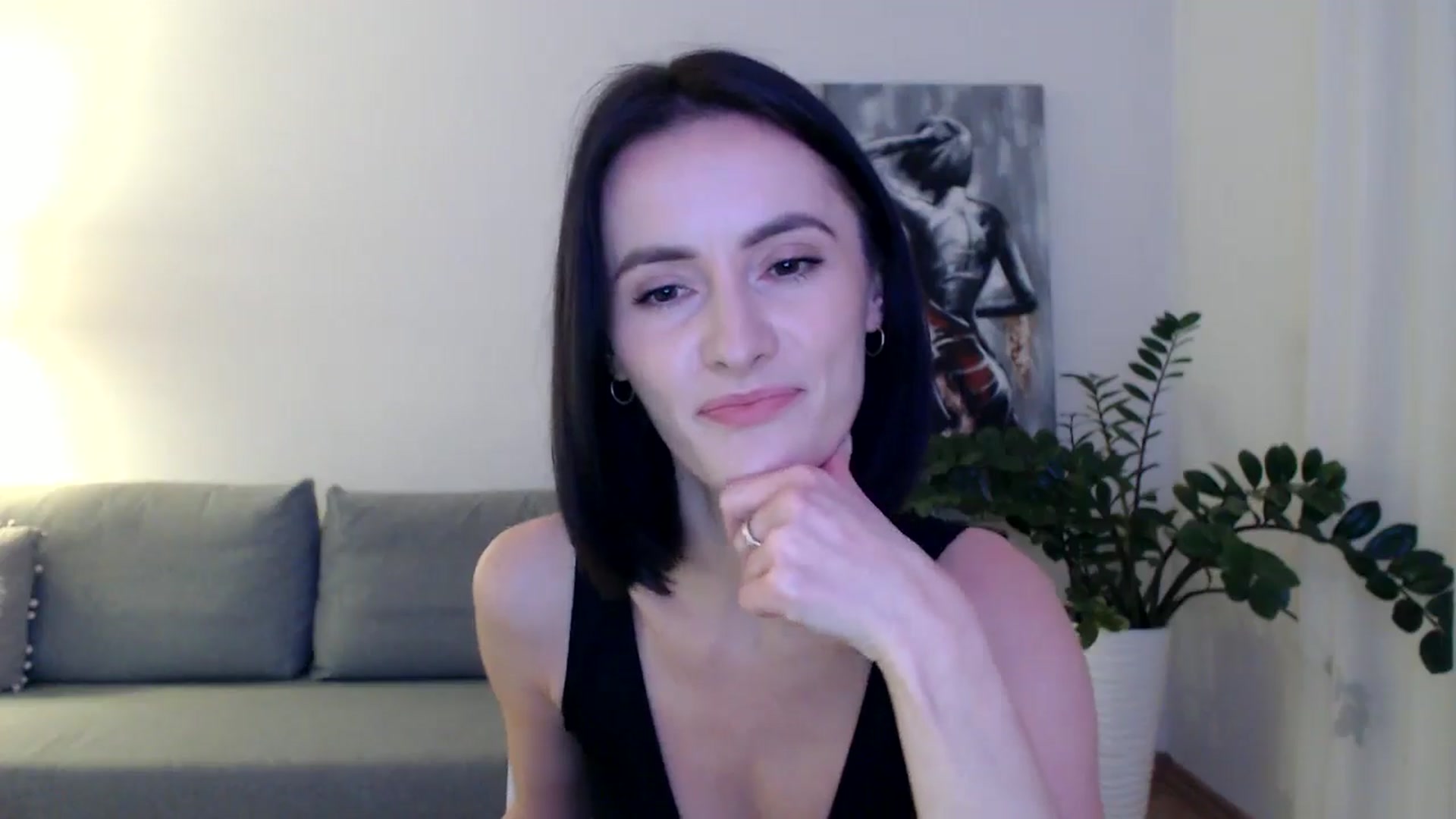 Gallery image thumbnail from the_realpearl's myfreecams stream on, 12/06/2024, 19:08 image 16 of 20