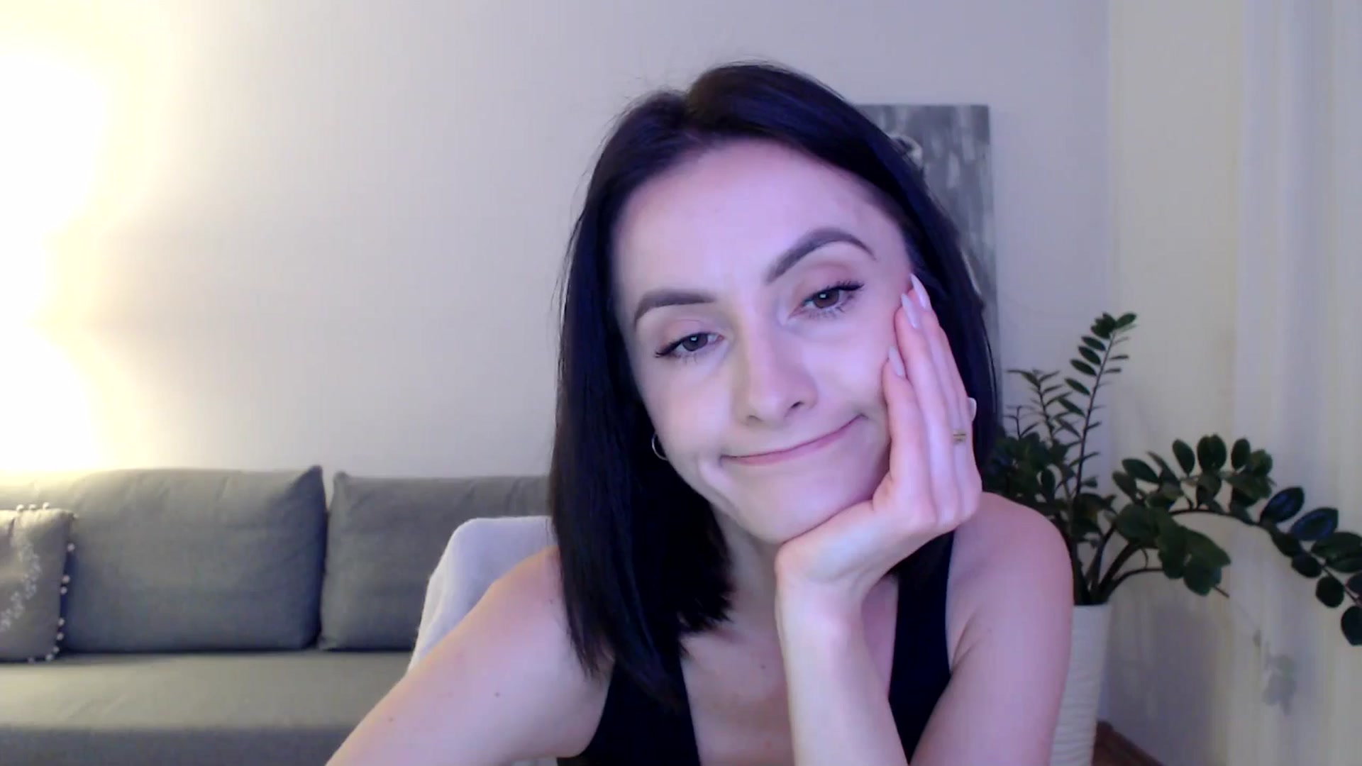 Gallery image thumbnail from the_realpearl's myfreecams stream on, 12/06/2024, 19:08 image 1 of 20
