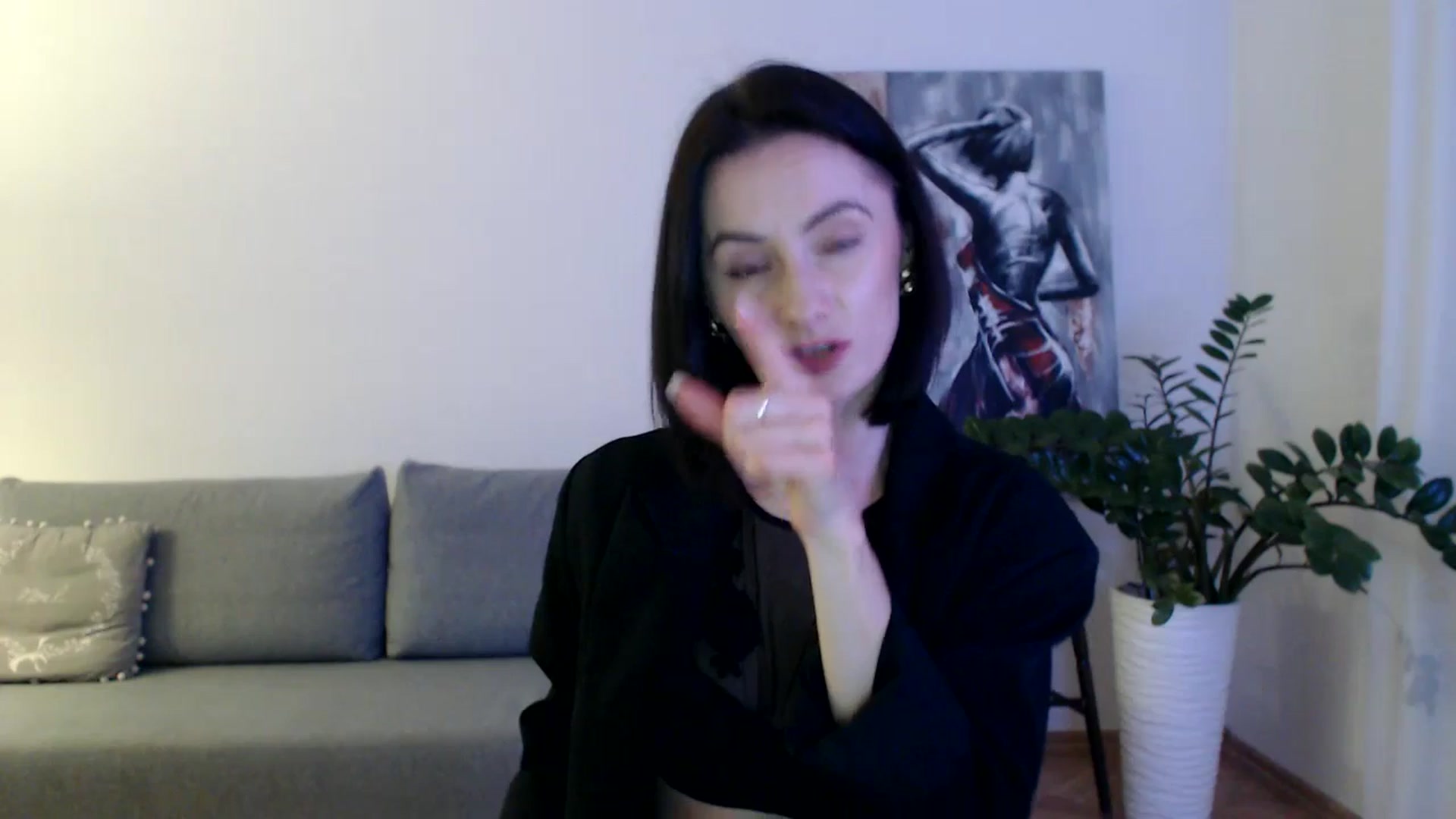 Gallery image thumbnail from the_realpearl's myfreecams stream on, 12/08/2024, 18:44 image 7 of 20