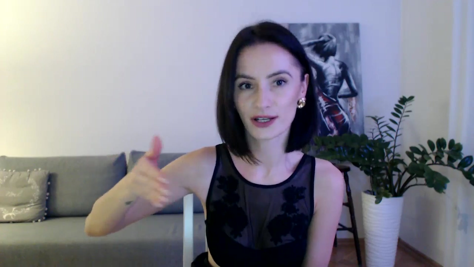 Gallery image thumbnail from the_realpearl's myfreecams stream on, 12/08/2024, 18:44 image 6 of 20