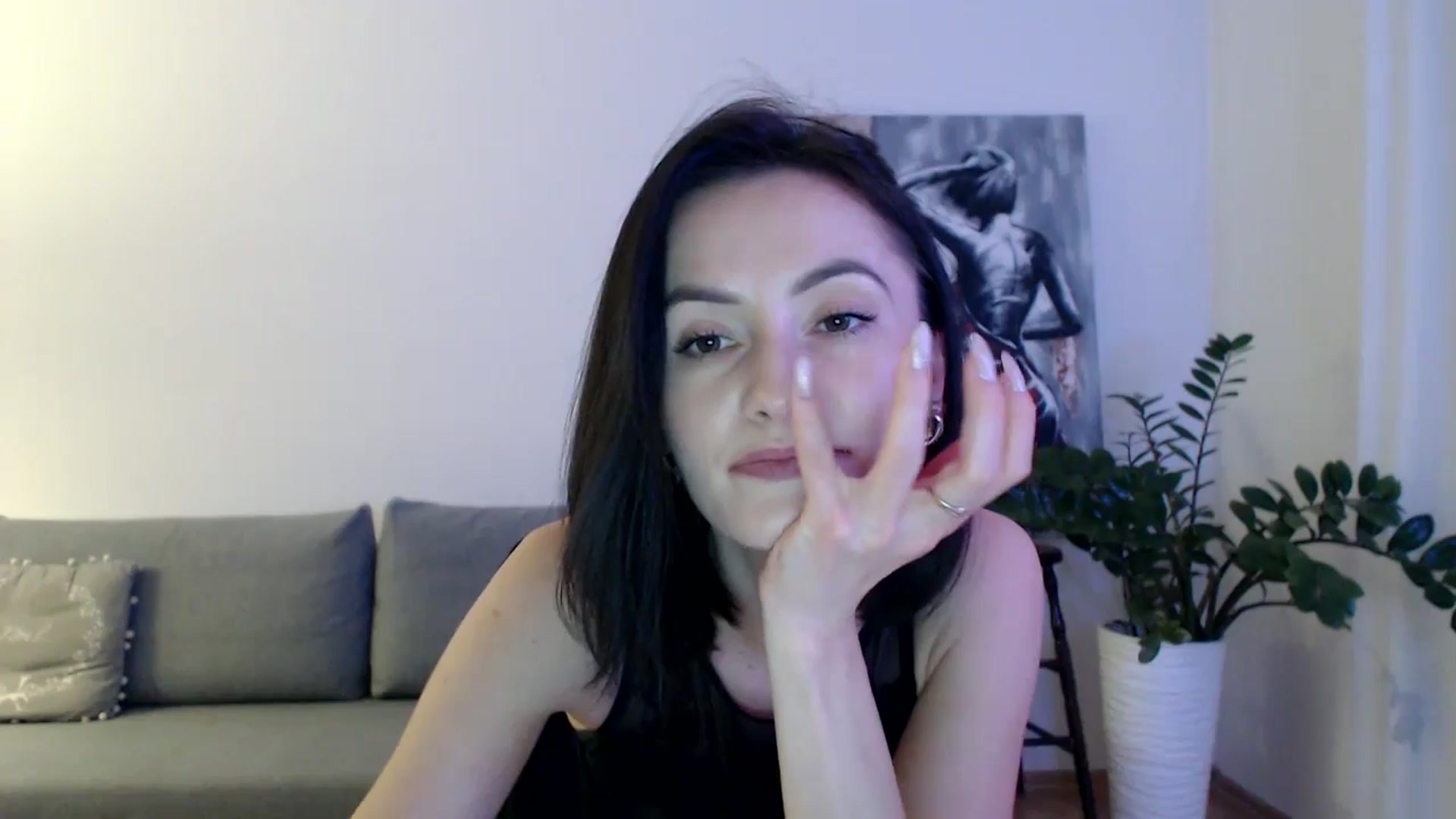Gallery image thumbnail from the_realpearl's myfreecams stream on, 12/08/2024, 18:44 image 16 of 20