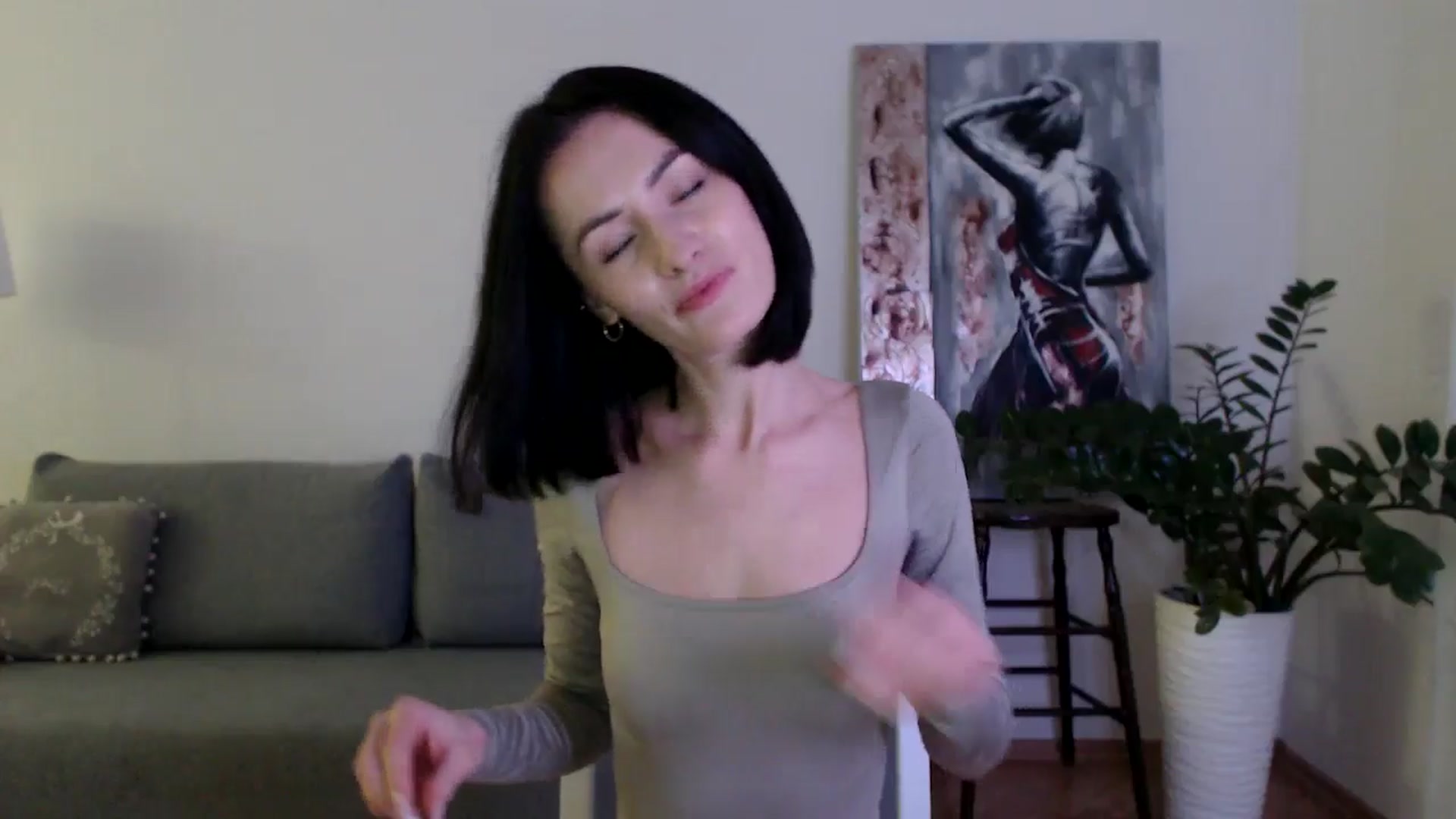 Gallery image thumbnail from the_realpearl's myfreecams stream on, 12/11/2024, 18:54 image 15 of 20