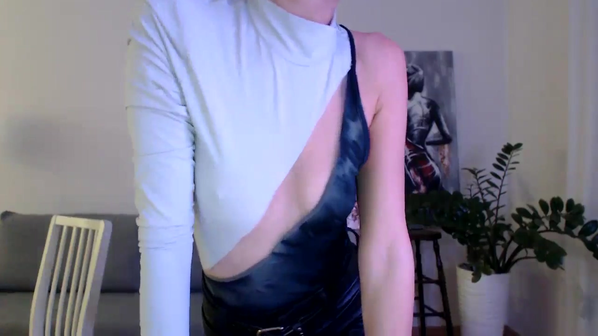 Gallery image thumbnail from the_realpearl's myfreecams stream on, 12/13/2024, 18:49 image 4 of 20