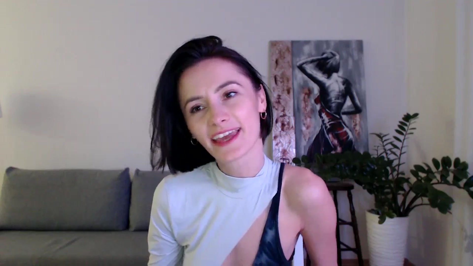 Gallery image thumbnail from the_realpearl's myfreecams stream on, 12/13/2024, 18:49 image 3 of 20