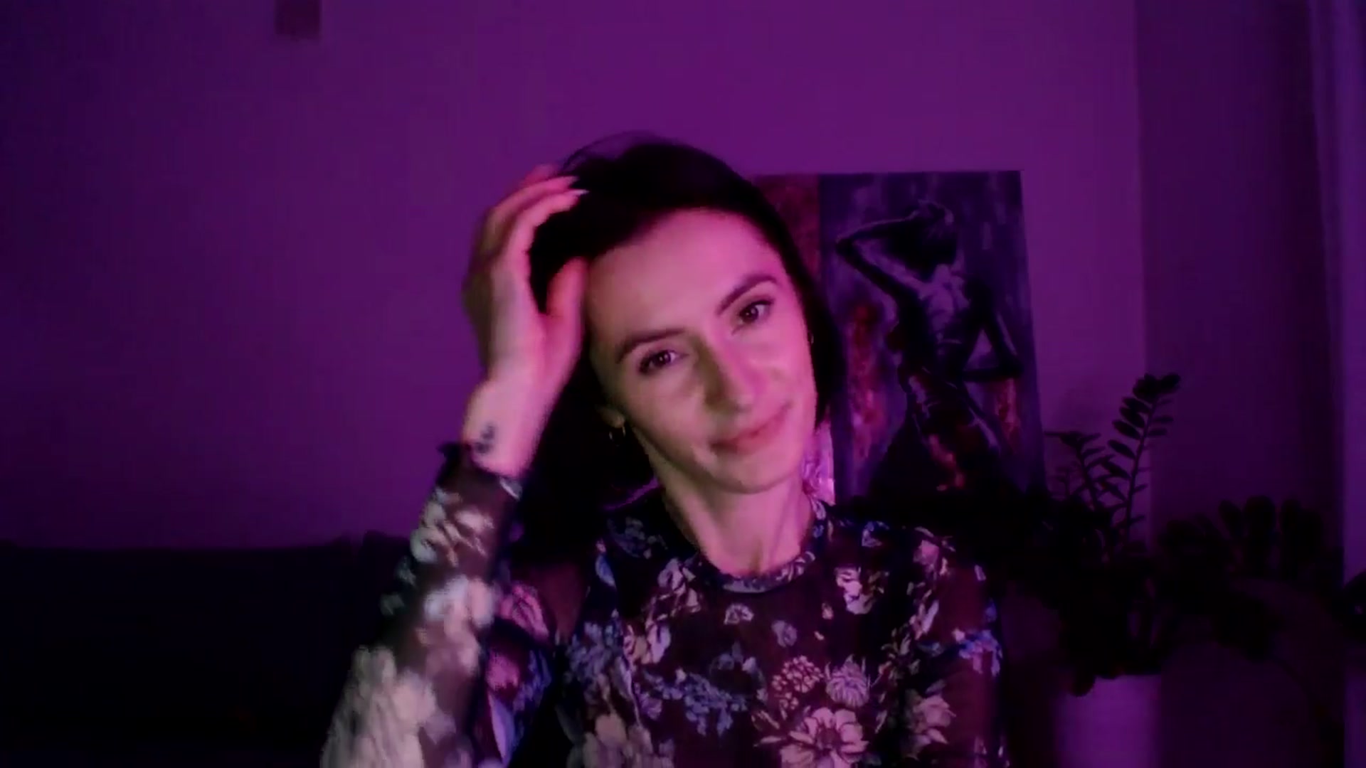 Gallery image thumbnail from the_realpearl's myfreecams stream on, 12/16/2024, 18:19 image 19 of 20