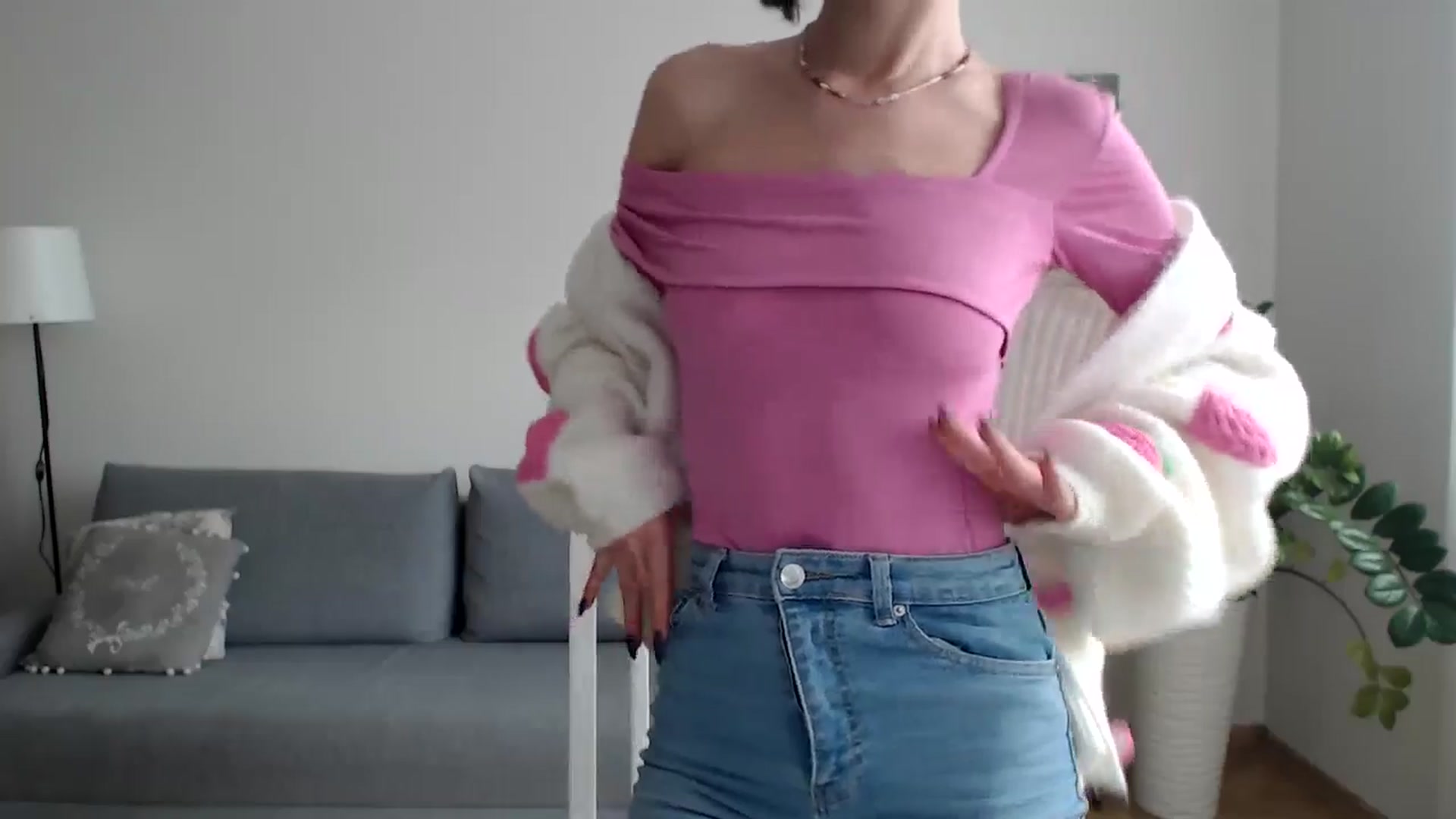 Gallery image thumbnail from the_realpearl's myfreecams stream on, 01/13/2025, 15:14 image 8 of 20