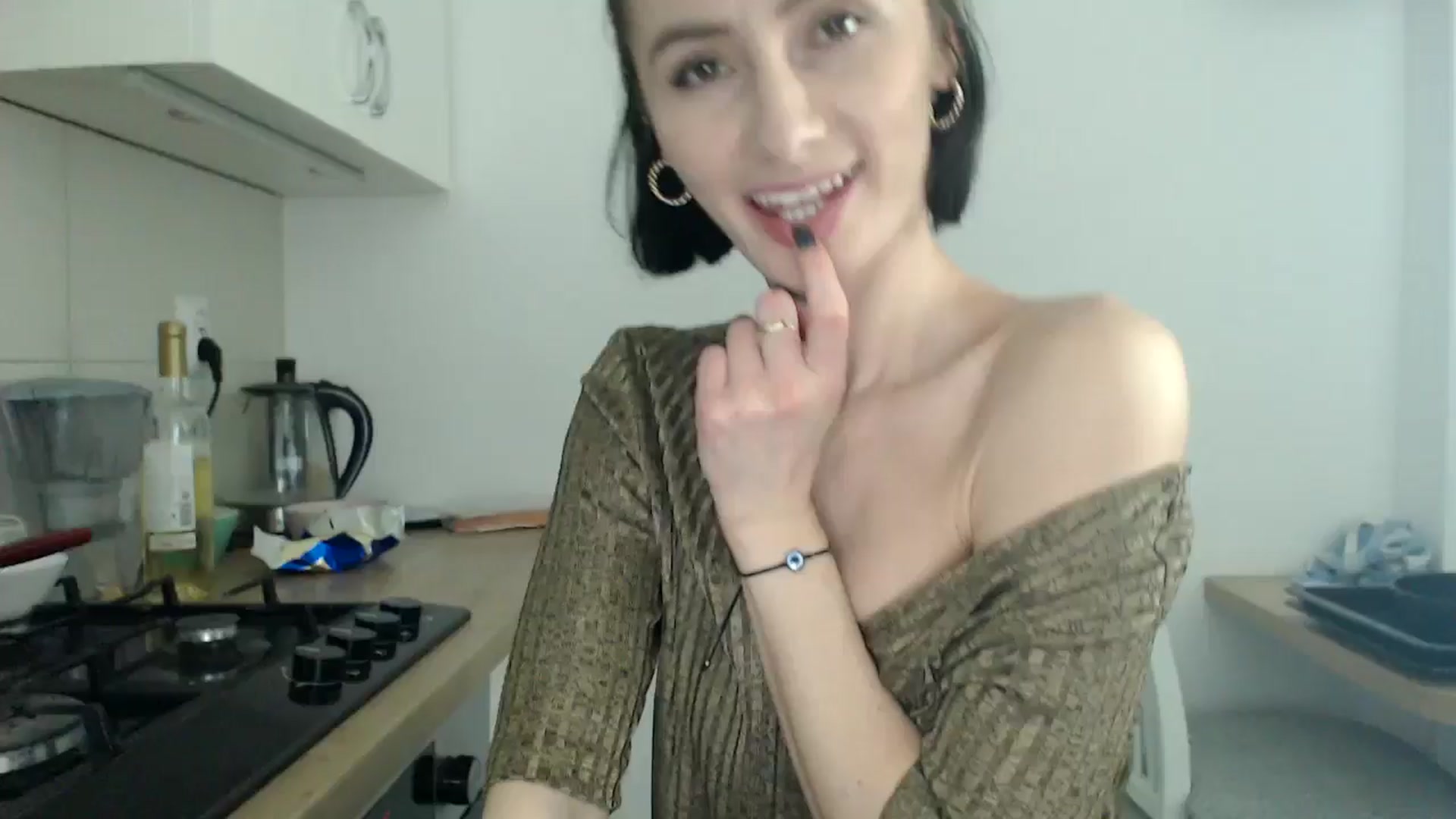 Gallery image thumbnail from the_realpearl's myfreecams stream on, 01/17/2025, 19:17 image 8 of 20