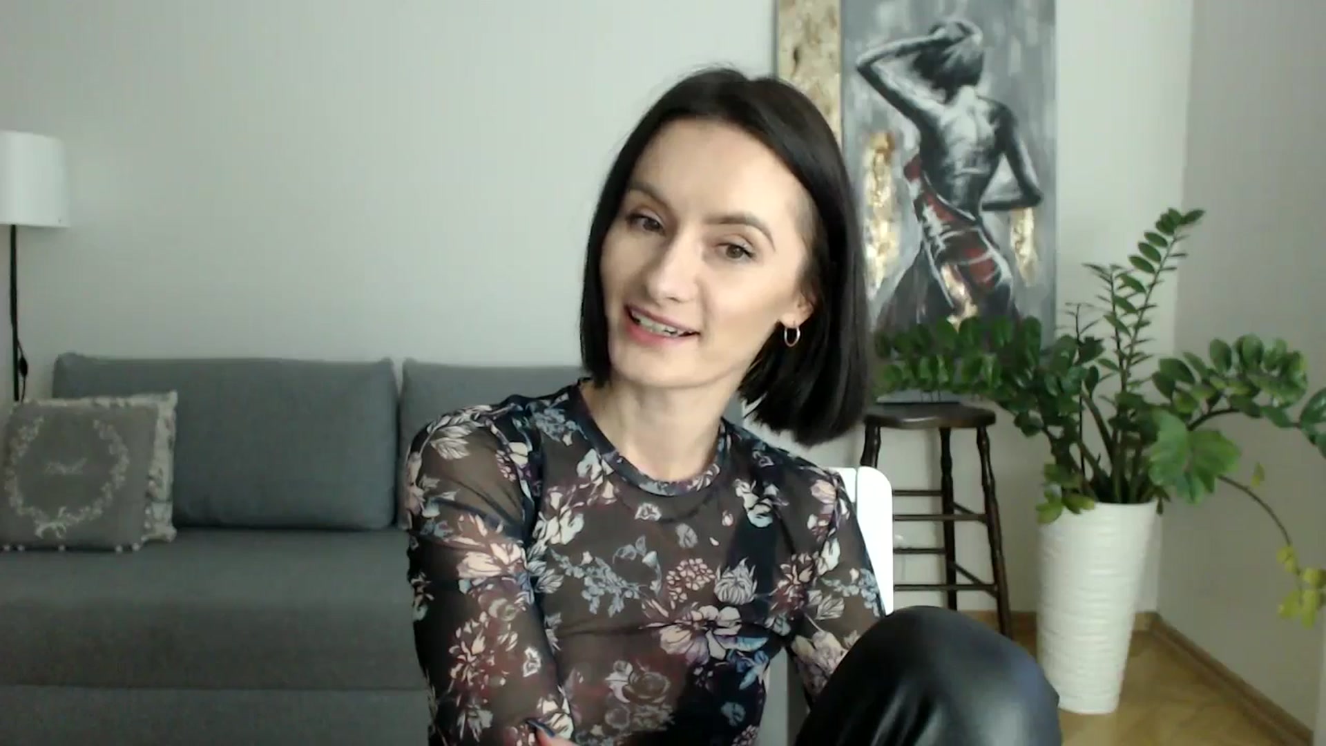 Gallery image thumbnail from the_realpearl's myfreecams stream on, 01/28/2025, 16:15 image 3 of 20