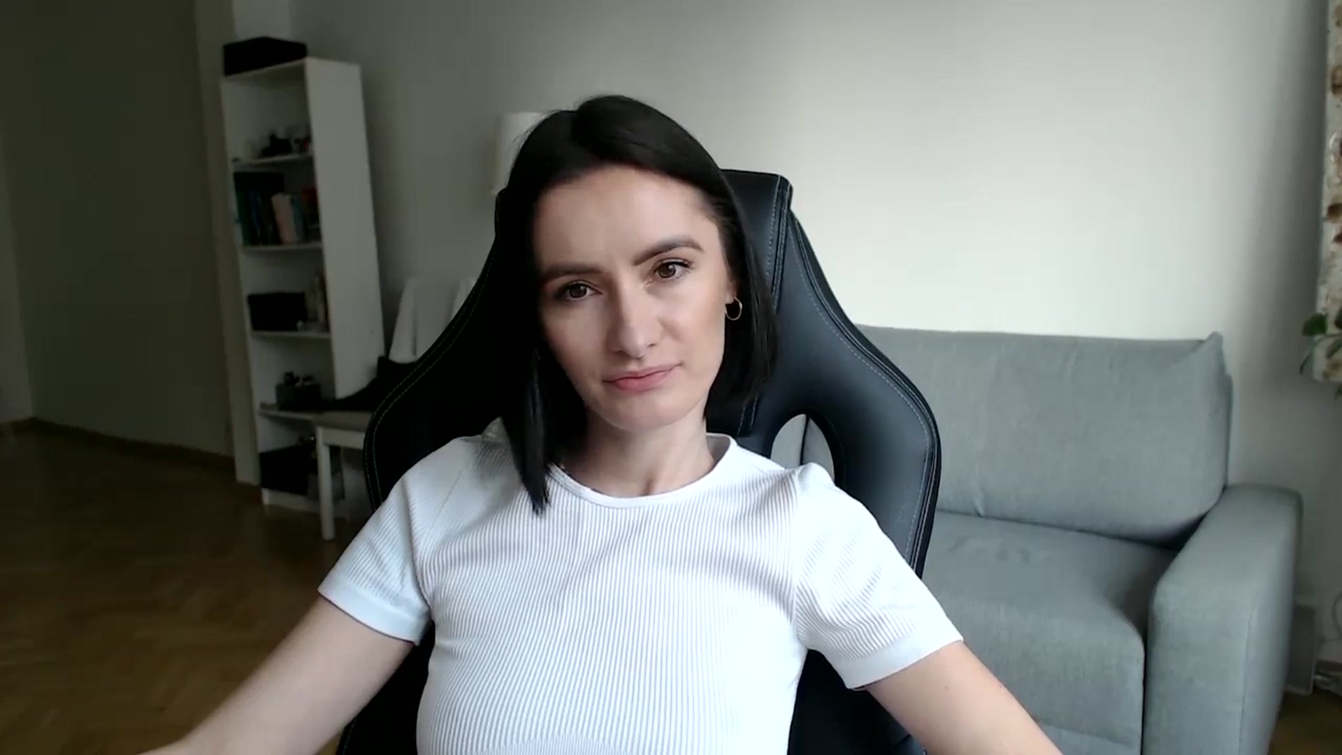 Gallery image thumbnail from the_realpearl's myfreecams stream on, 02/09/2025, 14:41 image 12 of 20