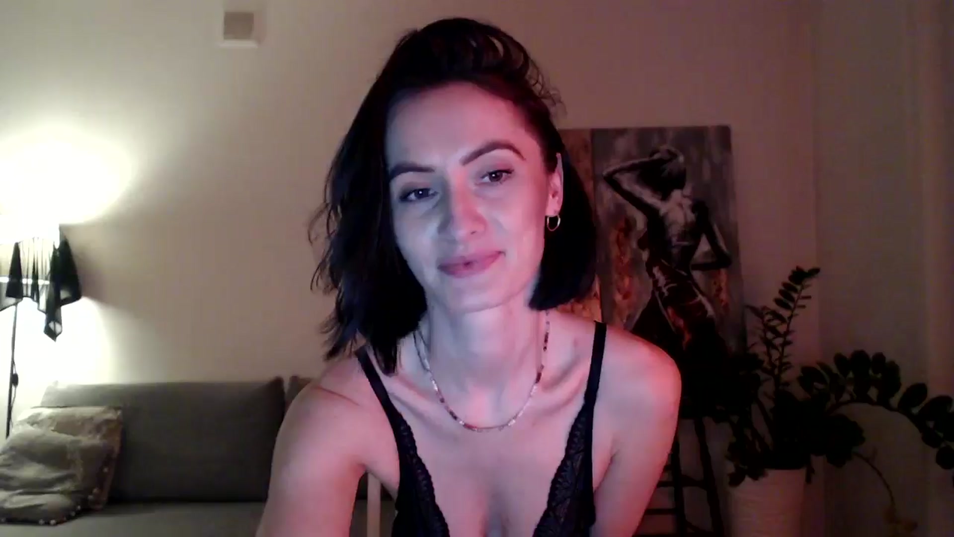 Gallery image thumbnail from the_realpearl's myfreecams stream on, 02/09/2025, 19:06 image 10 of 20