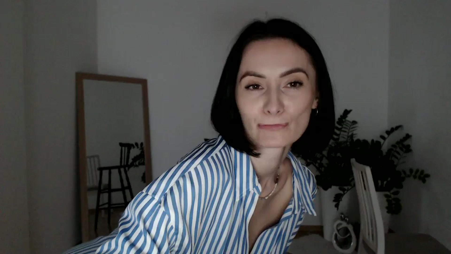 Gallery image thumbnail from the_realpearl's myfreecams stream on, 02/10/2025, 16:09 image 14 of 20