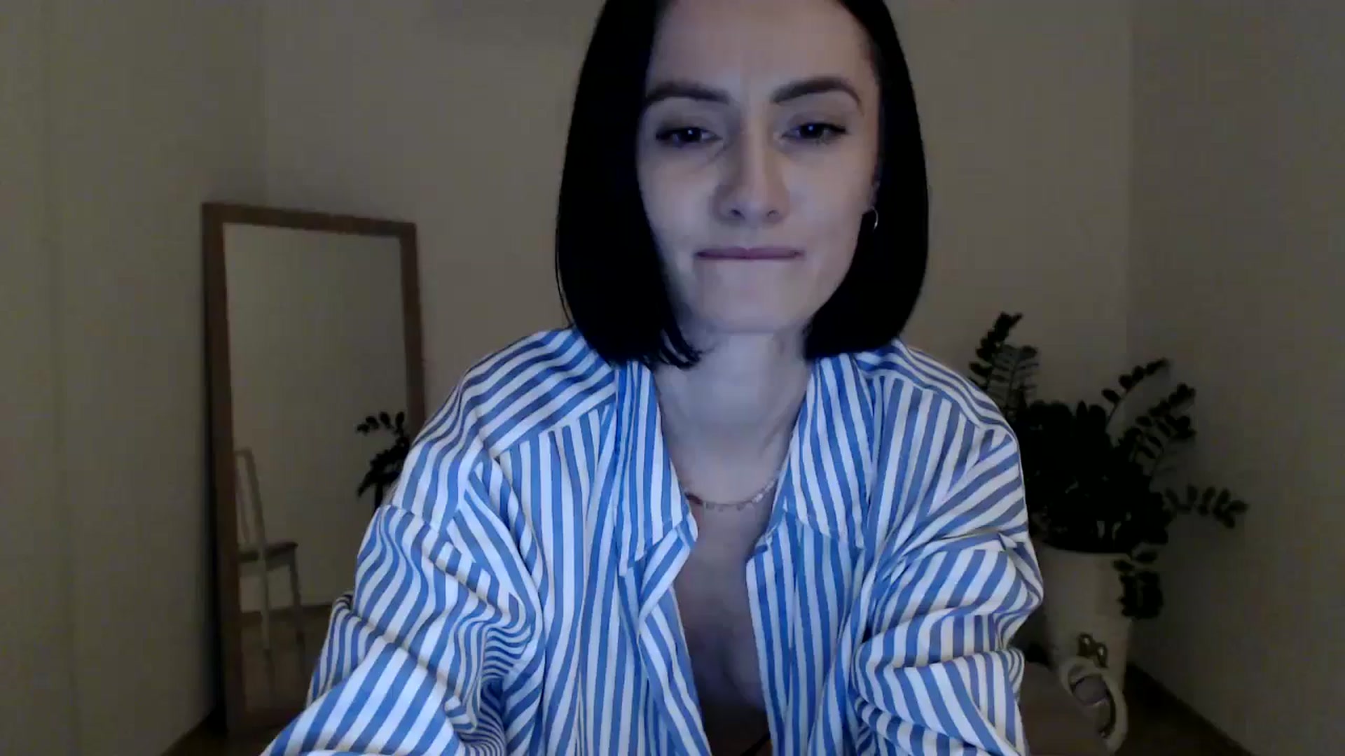 Gallery image thumbnail from the_realpearl's myfreecams stream on, 02/10/2025, 16:09 image 19 of 20
