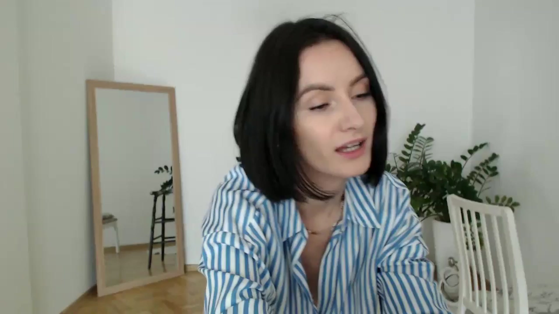 Gallery image thumbnail from the_realpearl's myfreecams stream on, 02/10/2025, 16:09 image 1 of 20