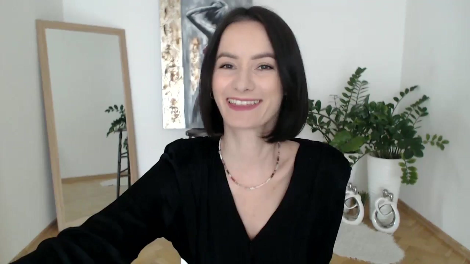 Gallery image thumbnail from the_realpearl's myfreecams stream on, 02/11/2025, 11:53 image 4 of 20