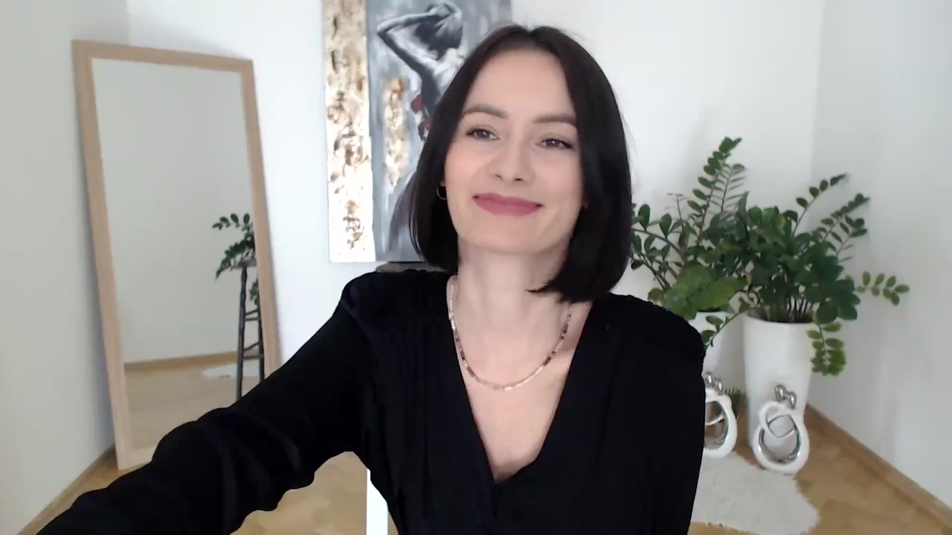 Gallery image thumbnail from the_realpearl's myfreecams stream on, 02/11/2025, 11:53 image 8 of 20