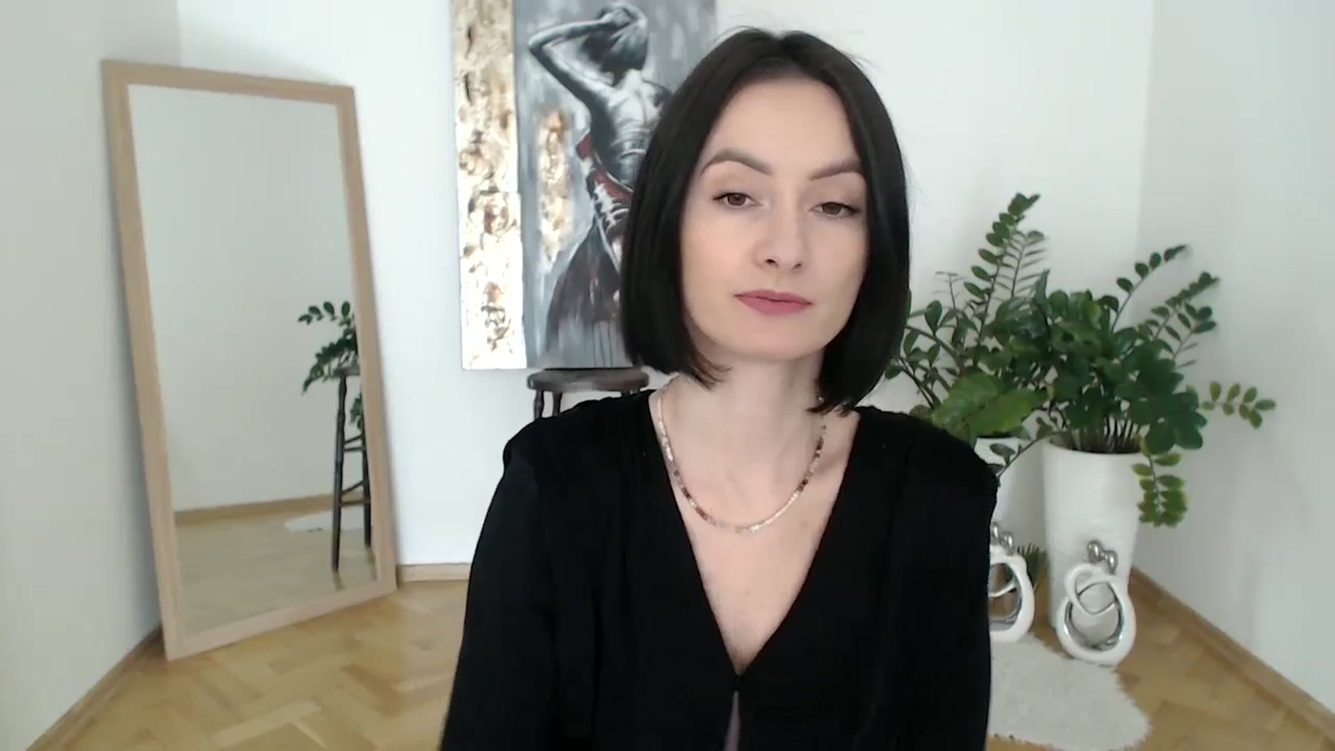 Gallery image thumbnail from the_realpearl's myfreecams stream on, 02/11/2025, 11:53 image 9 of 20