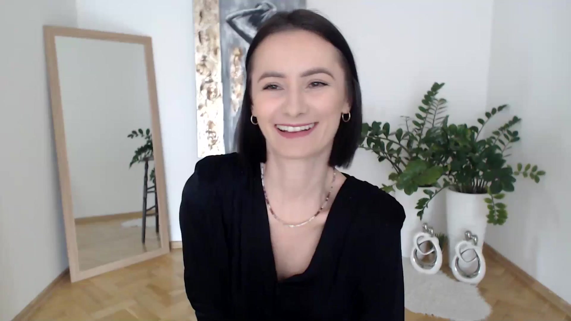 Gallery image thumbnail from the_realpearl's myfreecams stream on, 02/11/2025, 11:53 image 7 of 20