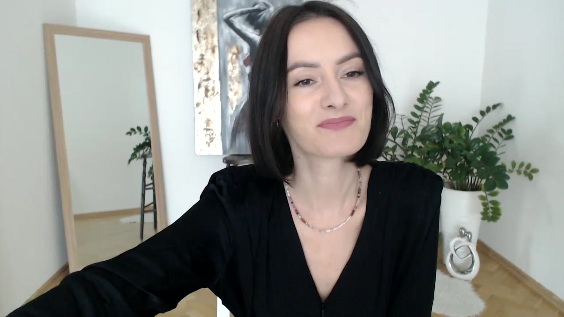 Gallery image thumbnail from the_realpearl's myfreecams stream on, 02/11/2025, 11:53 image 3 of 20