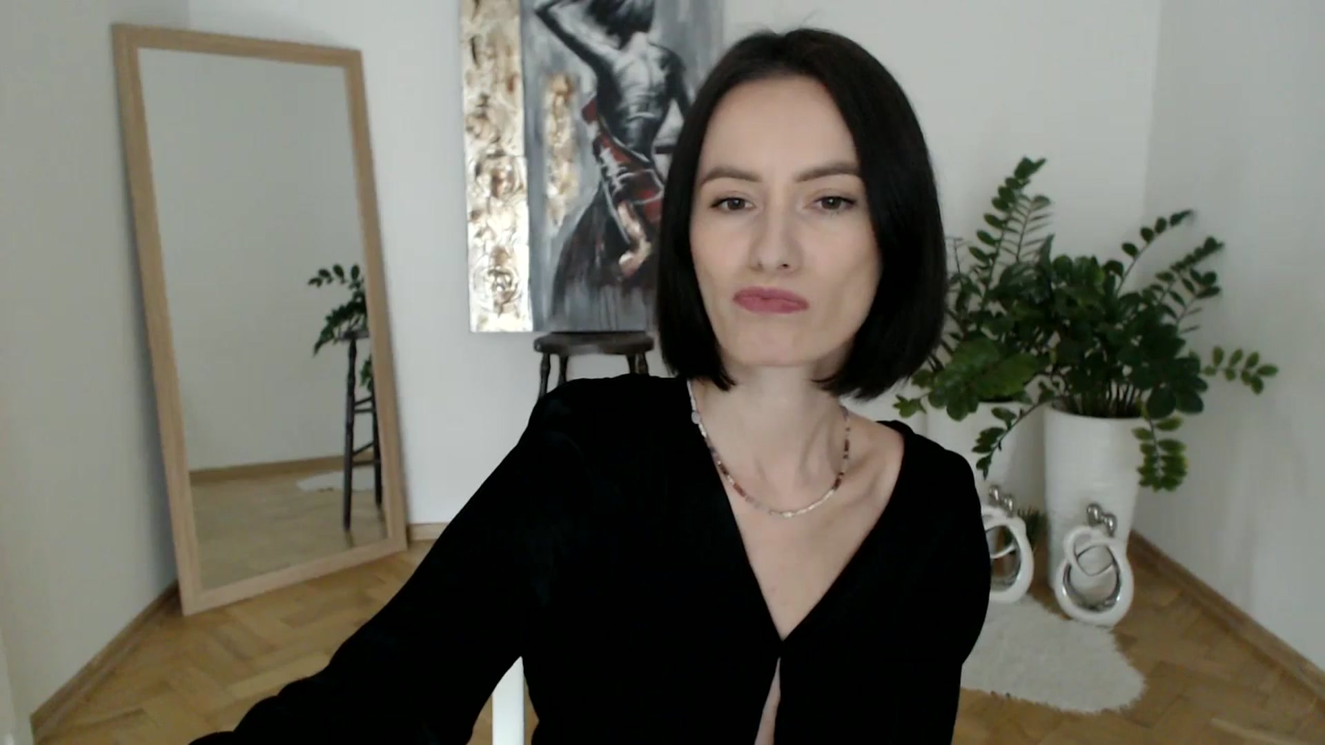 Gallery image thumbnail from the_realpearl's myfreecams stream on, 02/11/2025, 13:16 image 13 of 20