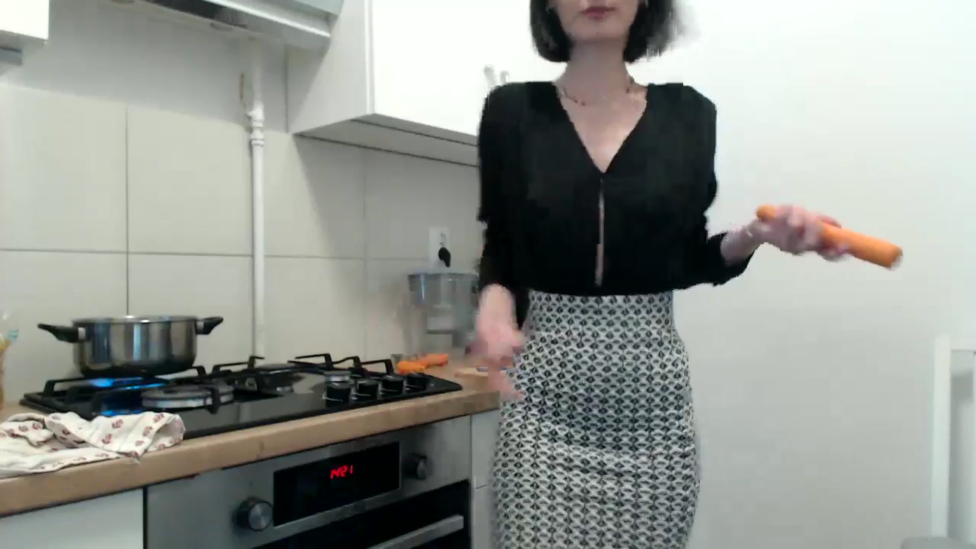 Gallery image thumbnail from the_realpearl's myfreecams stream on, 02/11/2025, 13:36 image 8 of 20