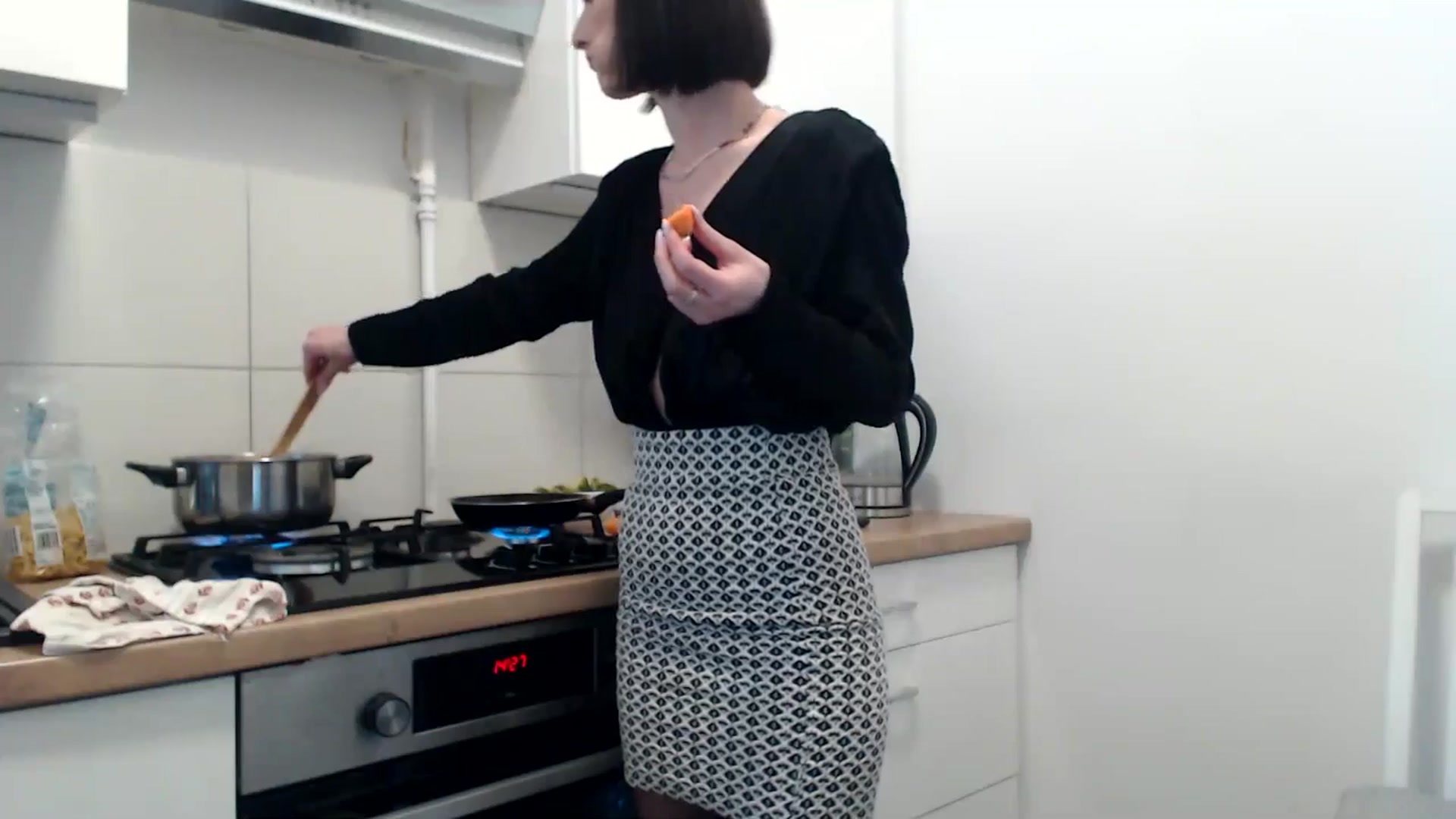Gallery image thumbnail from the_realpearl's myfreecams stream on, 02/11/2025, 13:36 image 14 of 20