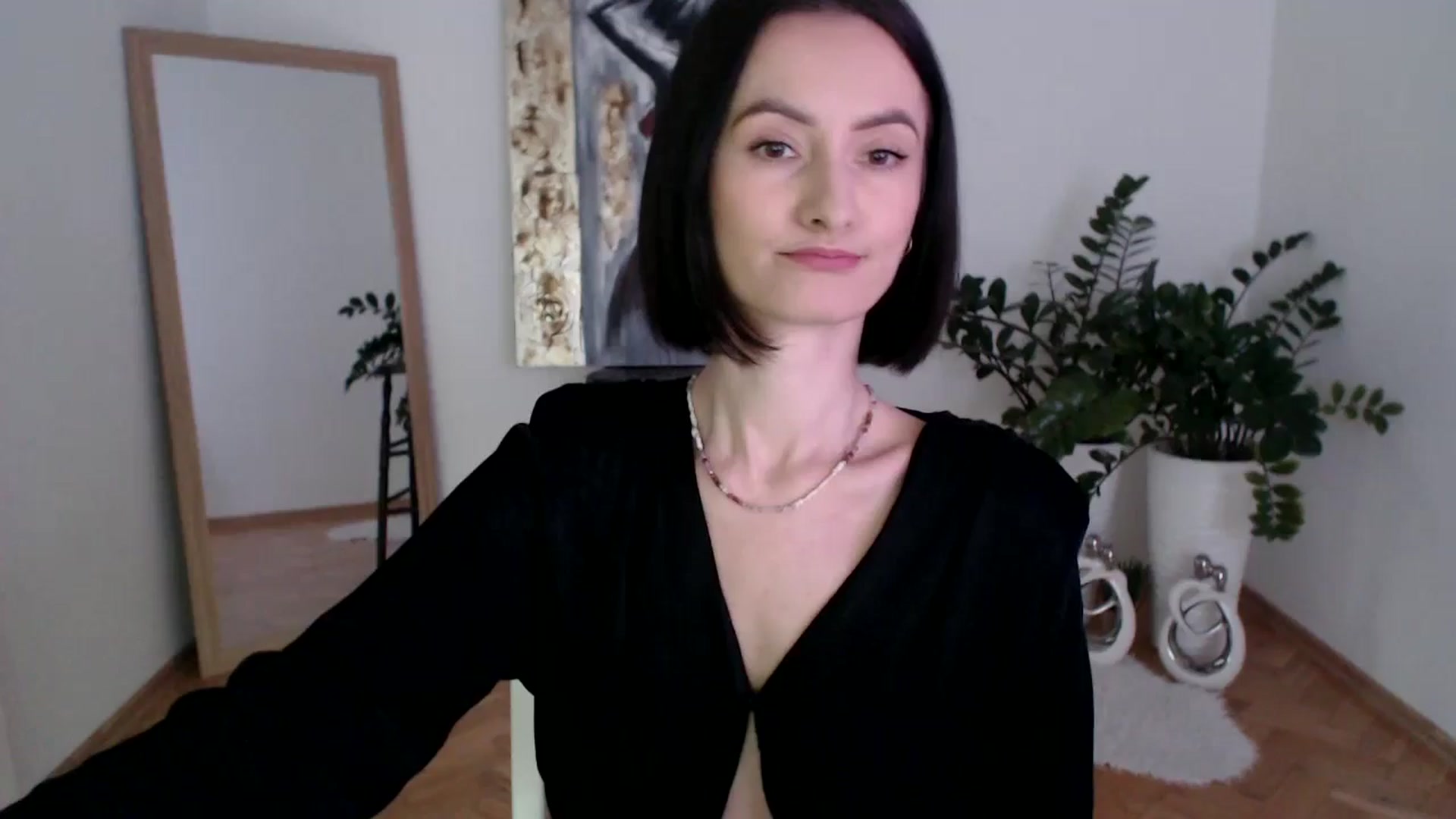 Gallery image thumbnail from the_realpearl's myfreecams stream on, 02/11/2025, 13:36 image 1 of 20