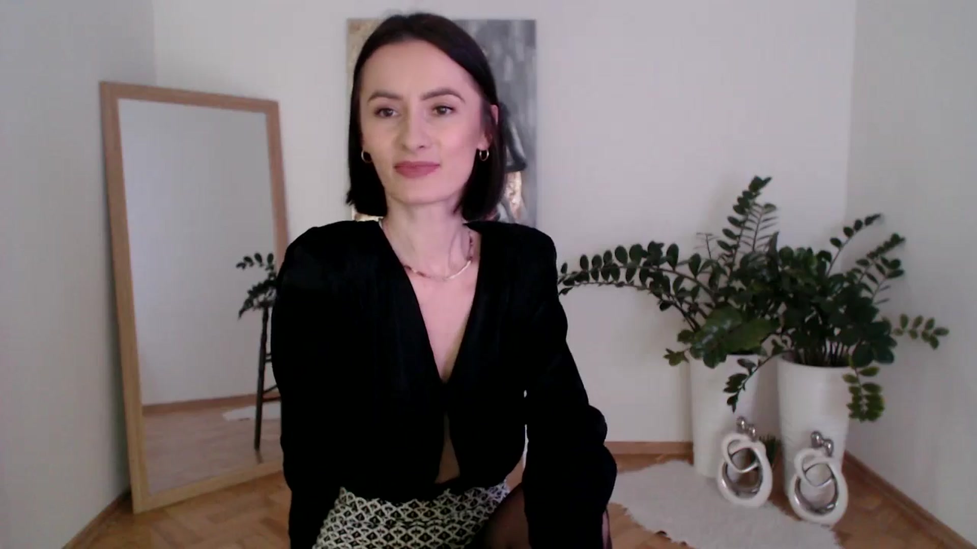 Gallery image thumbnail from the_realpearl's myfreecams stream on, 02/11/2025, 15:52 image 4 of 20