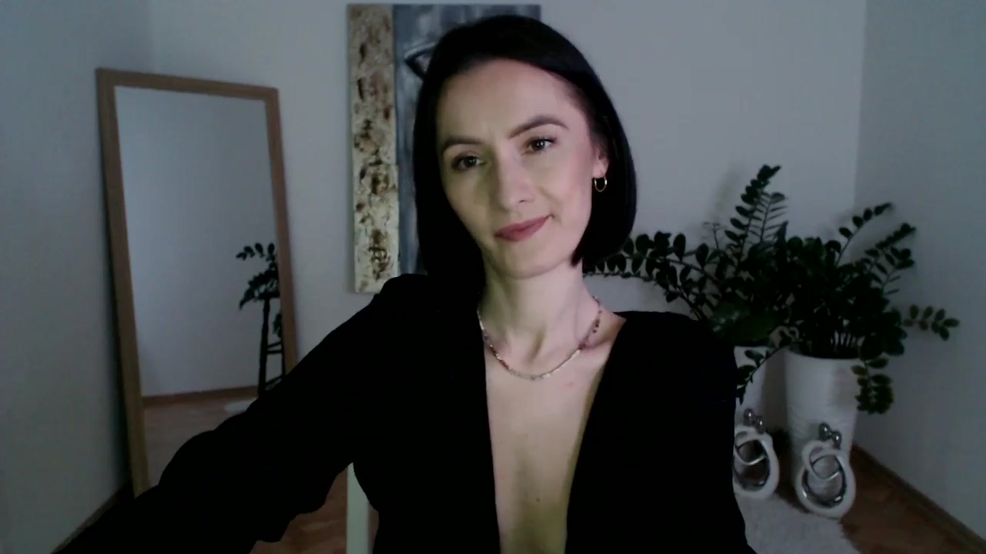 Gallery image thumbnail from the_realpearl's myfreecams stream on, 02/11/2025, 15:52 image 11 of 20