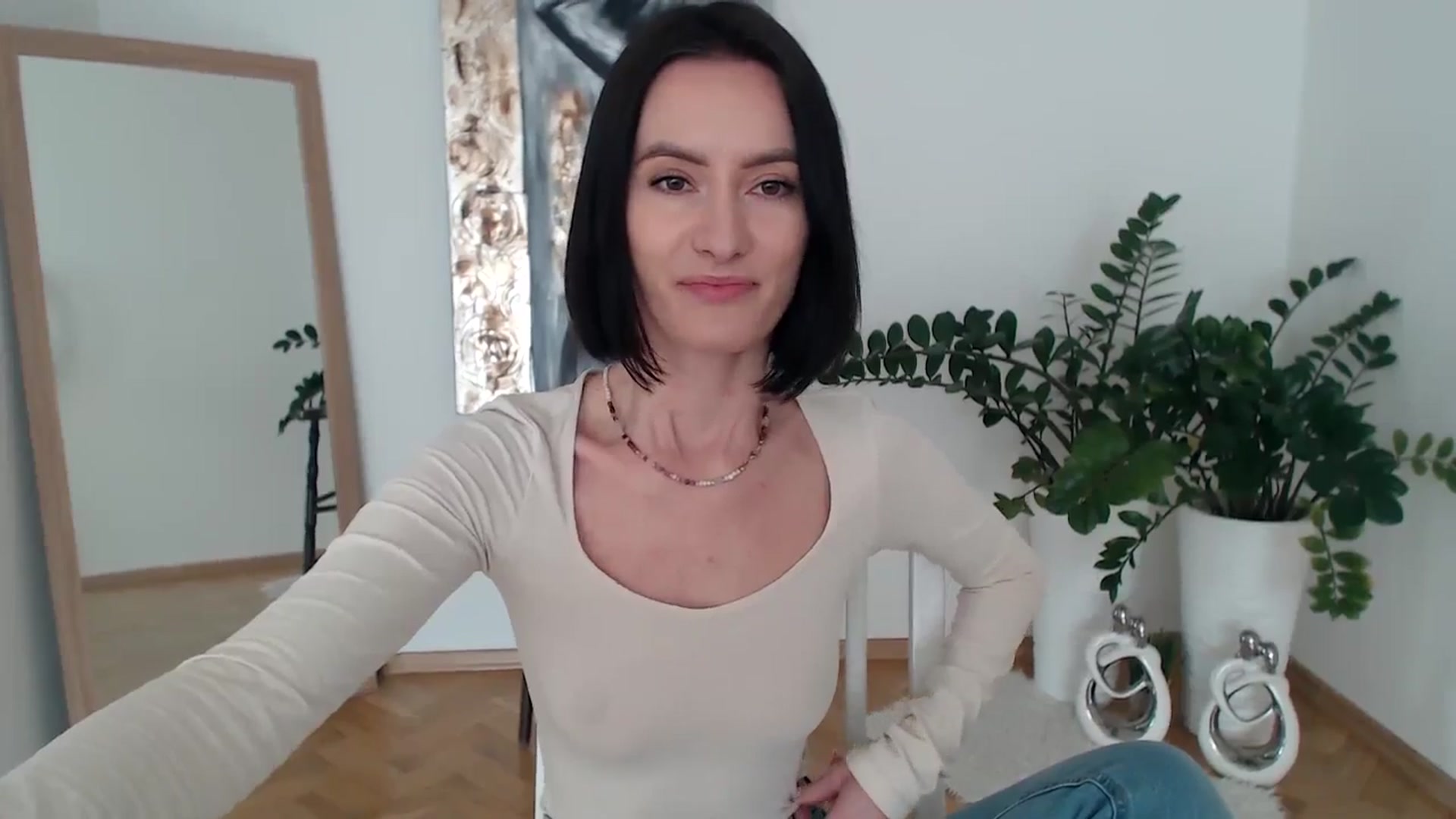 Gallery image thumbnail from the_realpearl's myfreecams stream on, 02/13/2025, 08:11 image 11 of 20