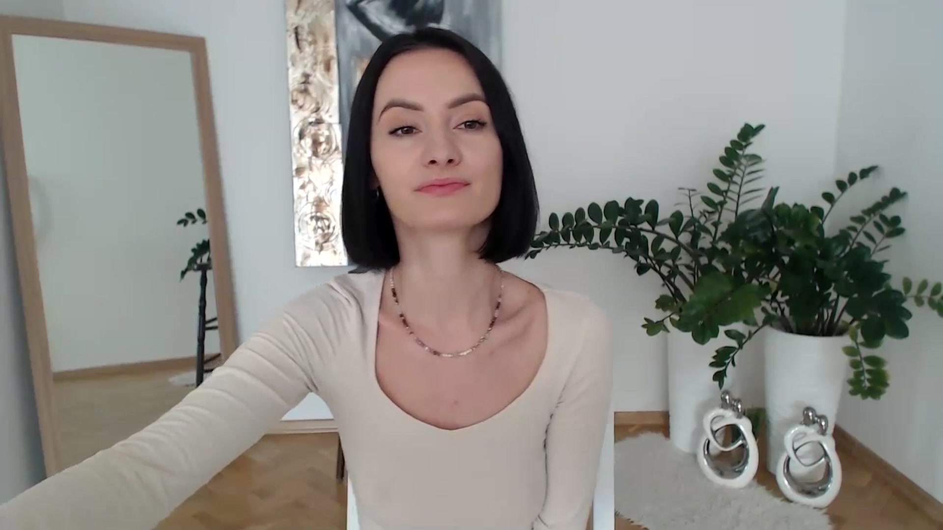 Gallery image thumbnail from the_realpearl's myfreecams stream on, 02/13/2025, 08:11 image 4 of 20