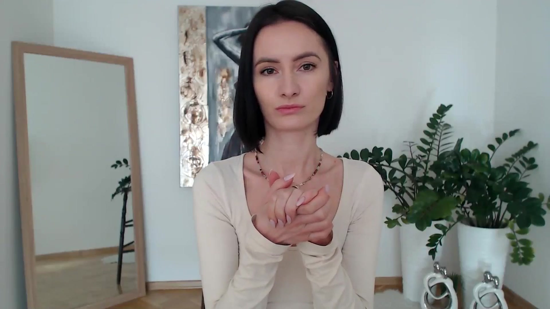 Gallery image thumbnail from the_realpearl's myfreecams stream on, 02/13/2025, 08:47 image 13 of 20