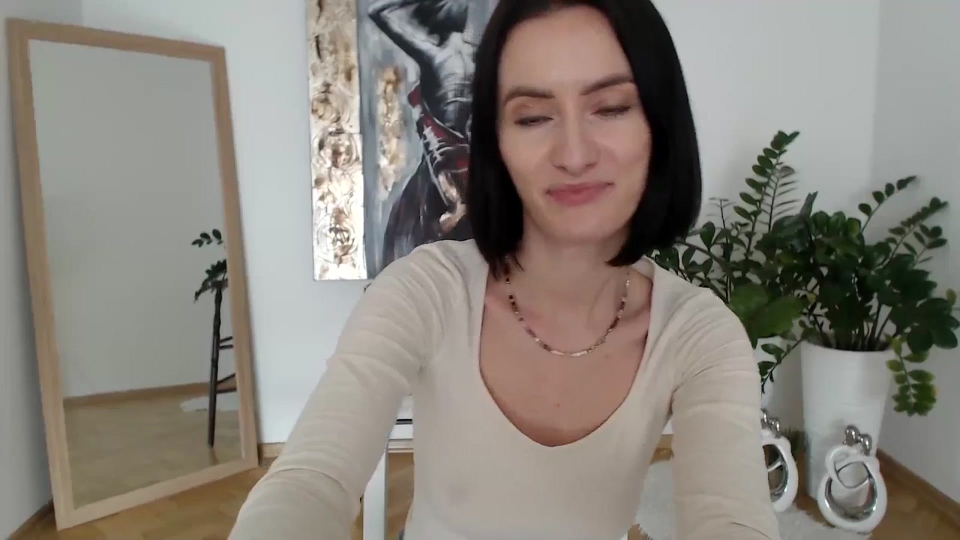 Gallery image thumbnail from the_realpearl's myfreecams stream on, 02/13/2025, 12:41 image 10 of 20
