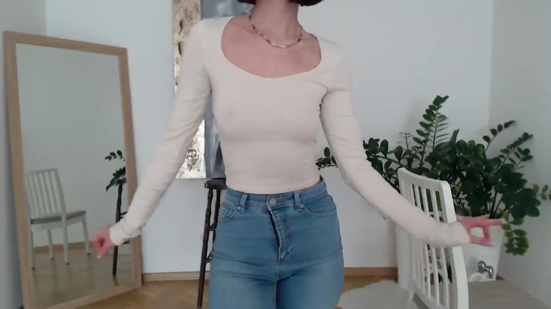 Gallery image thumbnail from the_realpearl's myfreecams stream on, 02/13/2025, 12:41 image 16 of 20
