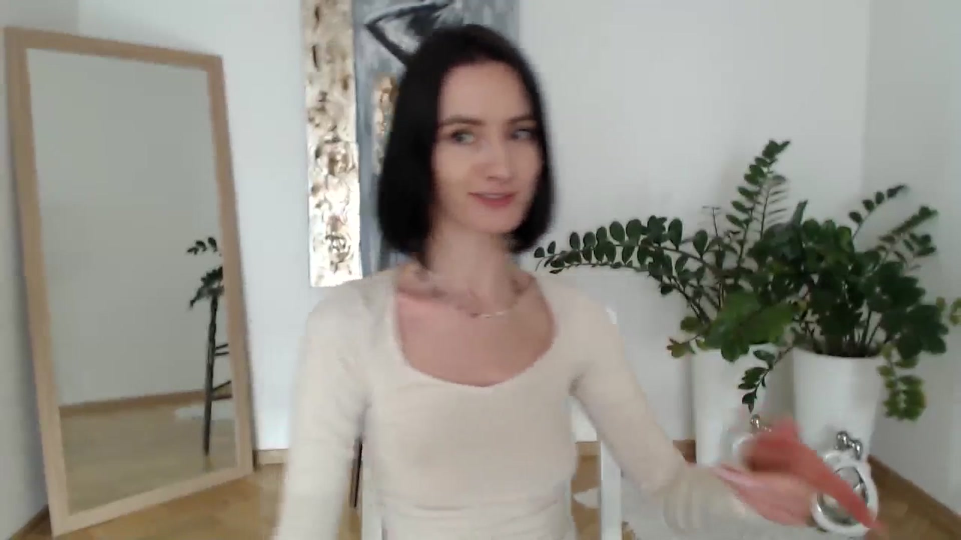 Gallery image thumbnail from the_realpearl's myfreecams stream on, 02/13/2025, 12:41 image 8 of 20