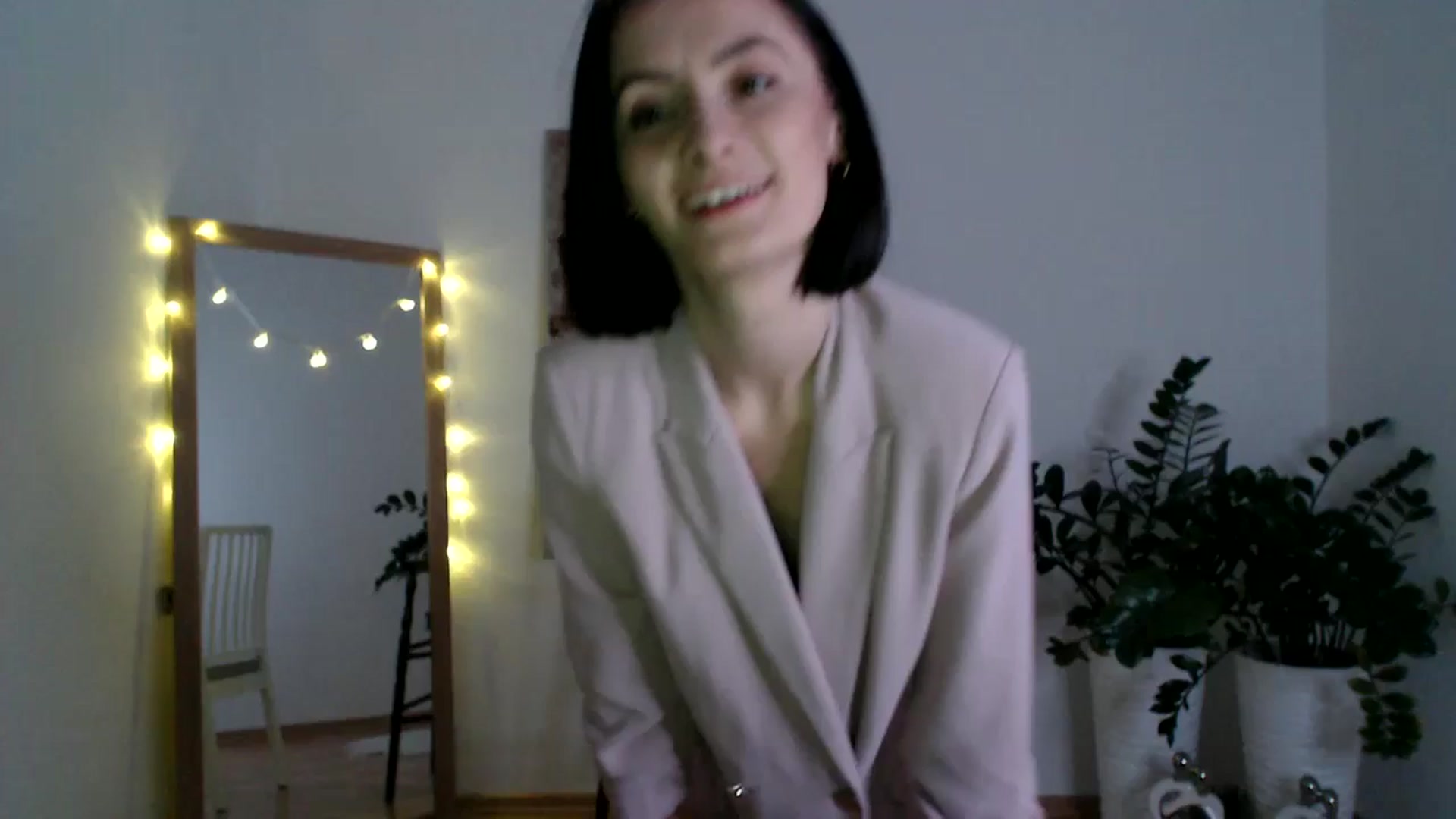 Gallery image thumbnail from the_realpearl's myfreecams stream on, 02/14/2025, 18:52 image 6 of 20