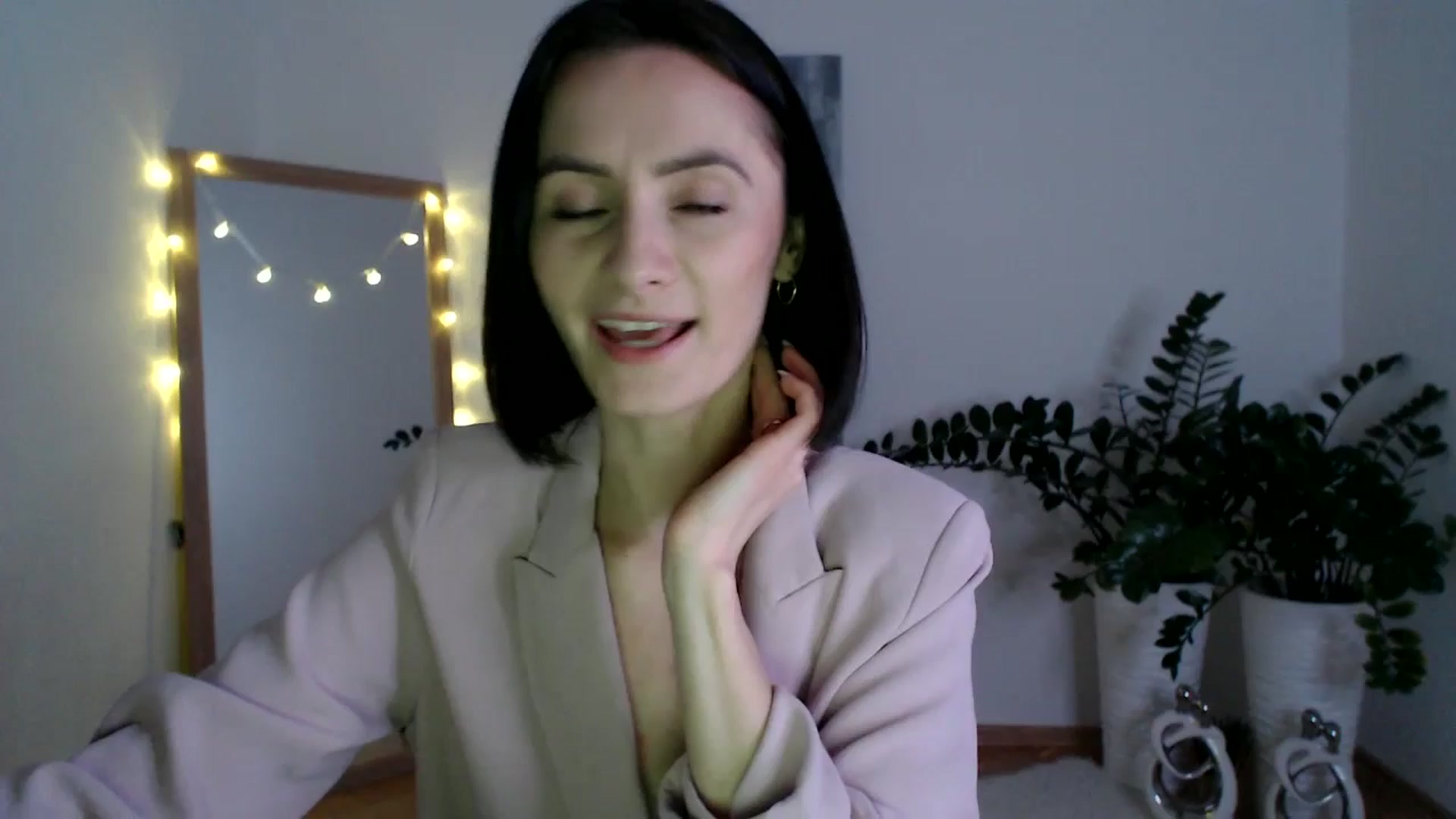 Gallery image thumbnail from the_realpearl's myfreecams stream on, 02/14/2025, 18:52 image 5 of 20