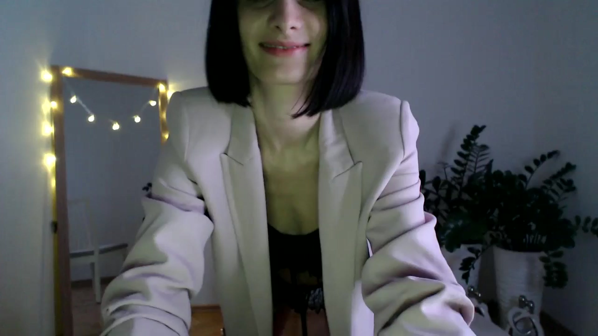 Gallery image thumbnail from the_realpearl's myfreecams stream on, 02/14/2025, 18:52 image 10 of 20